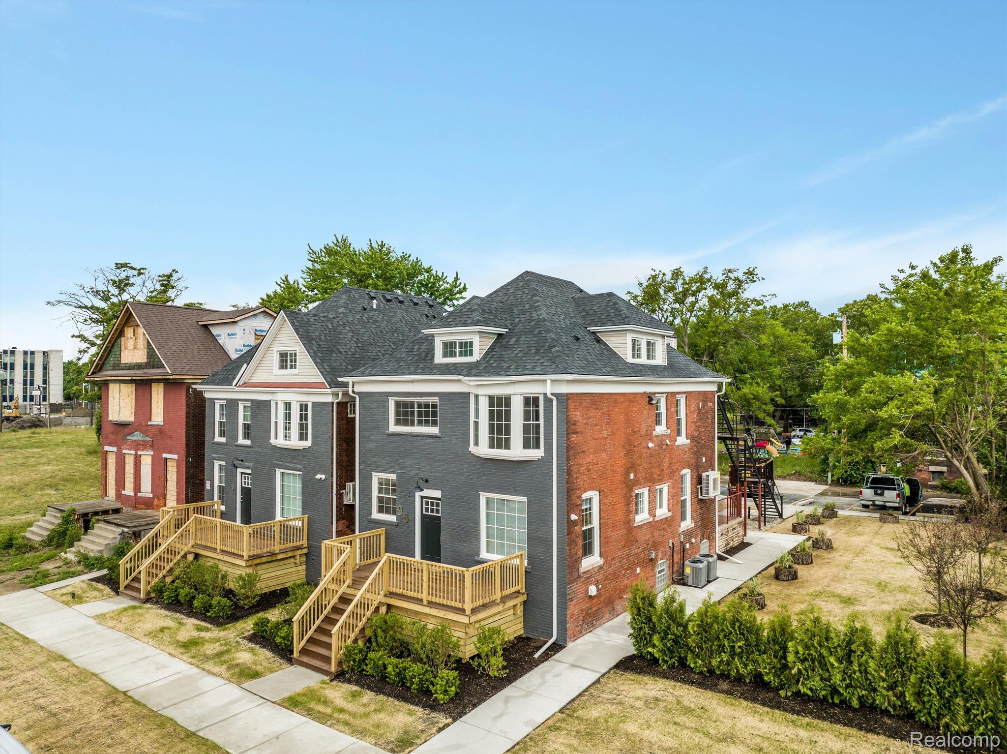 95 E Euclid Street Unit: 203