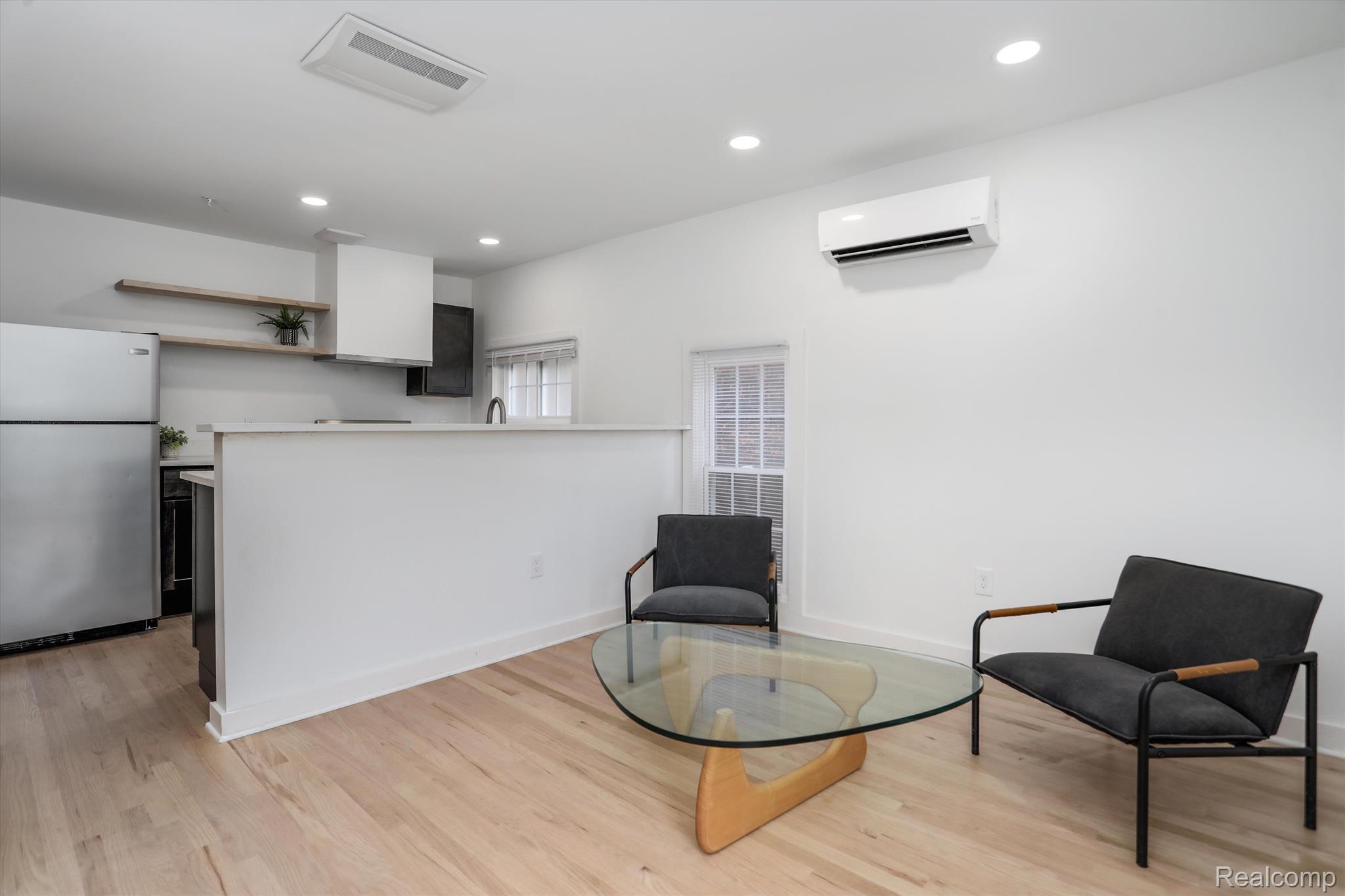 95 E Euclid Street Unit: 203