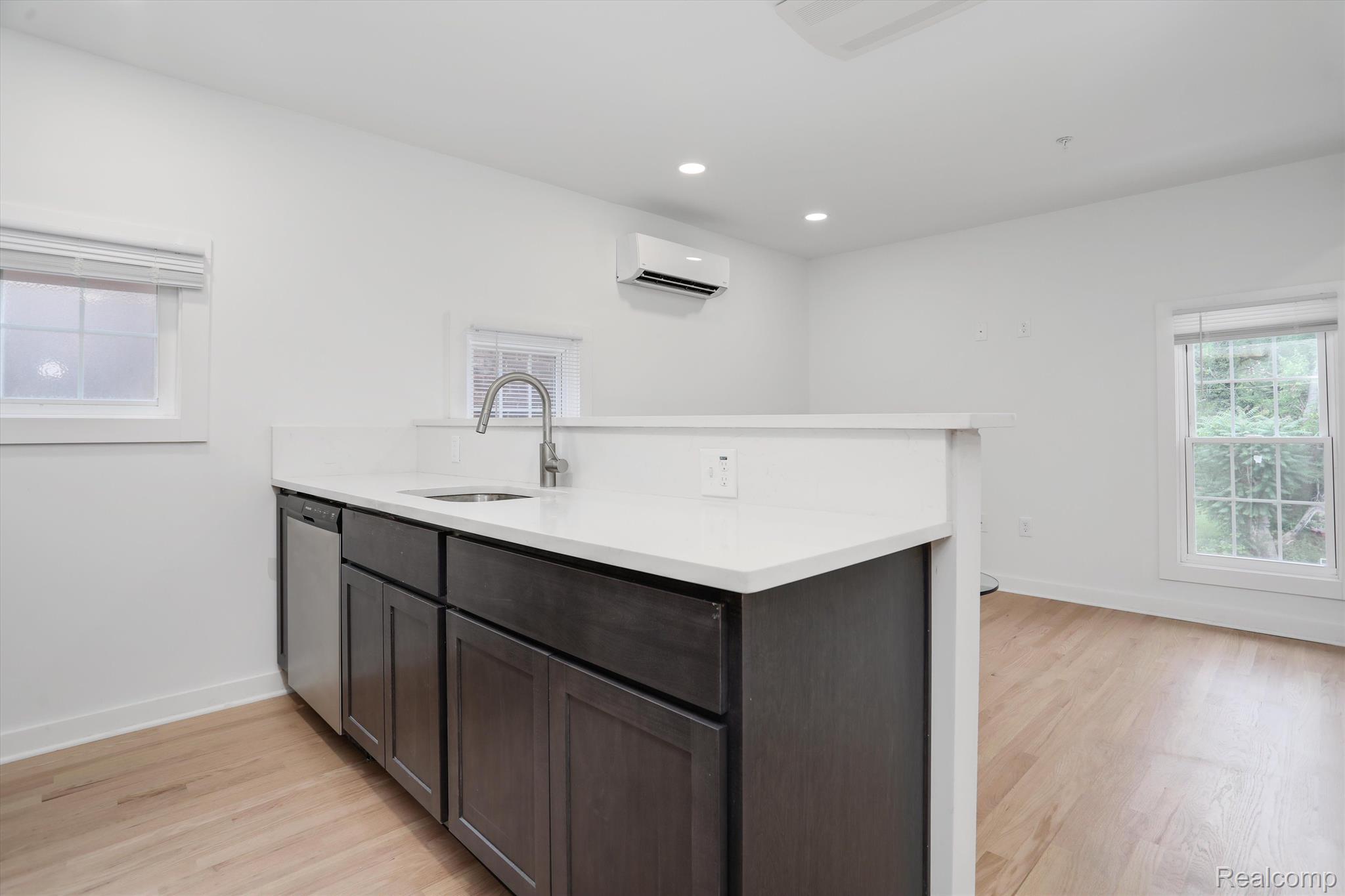 95 E Euclid Street Unit: 203