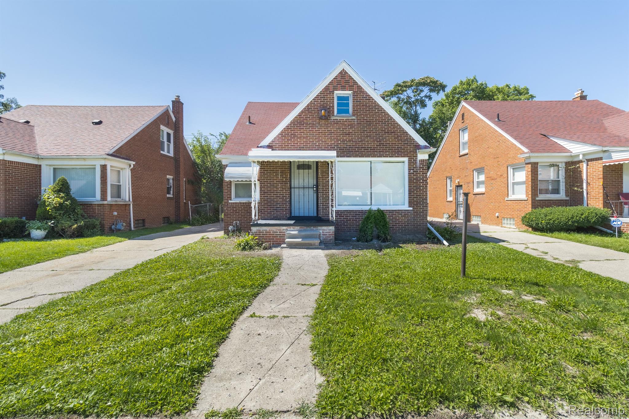 20045 STRATHMOOR Street