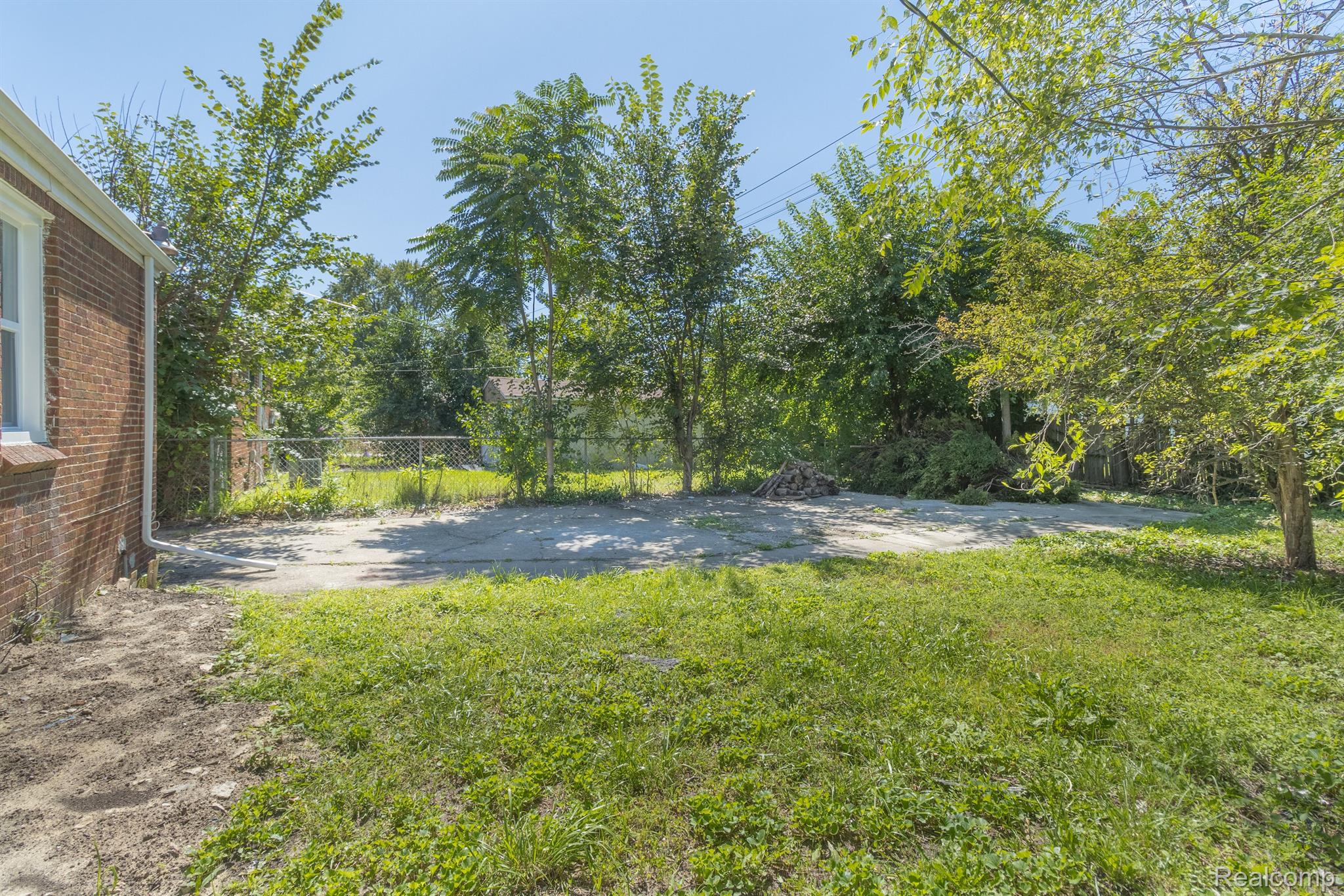 20045 STRATHMOOR Street