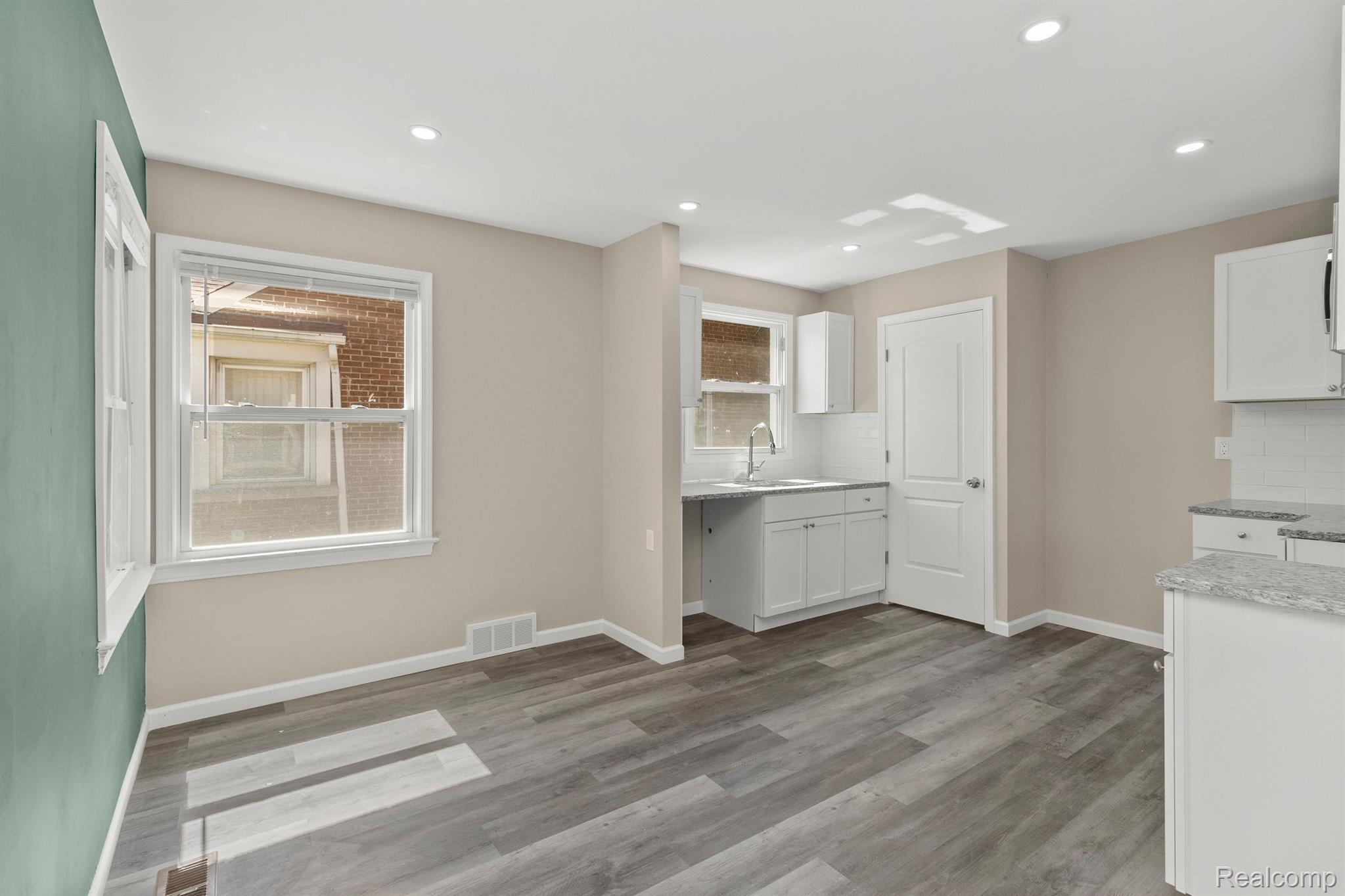 20045 STRATHMOOR Street