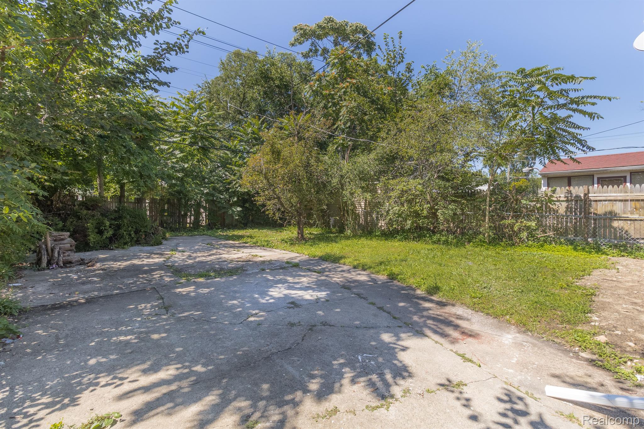 20045 STRATHMOOR Street