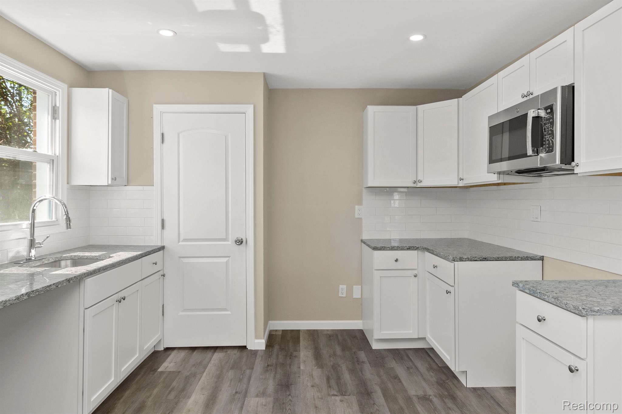 20045 STRATHMOOR Street