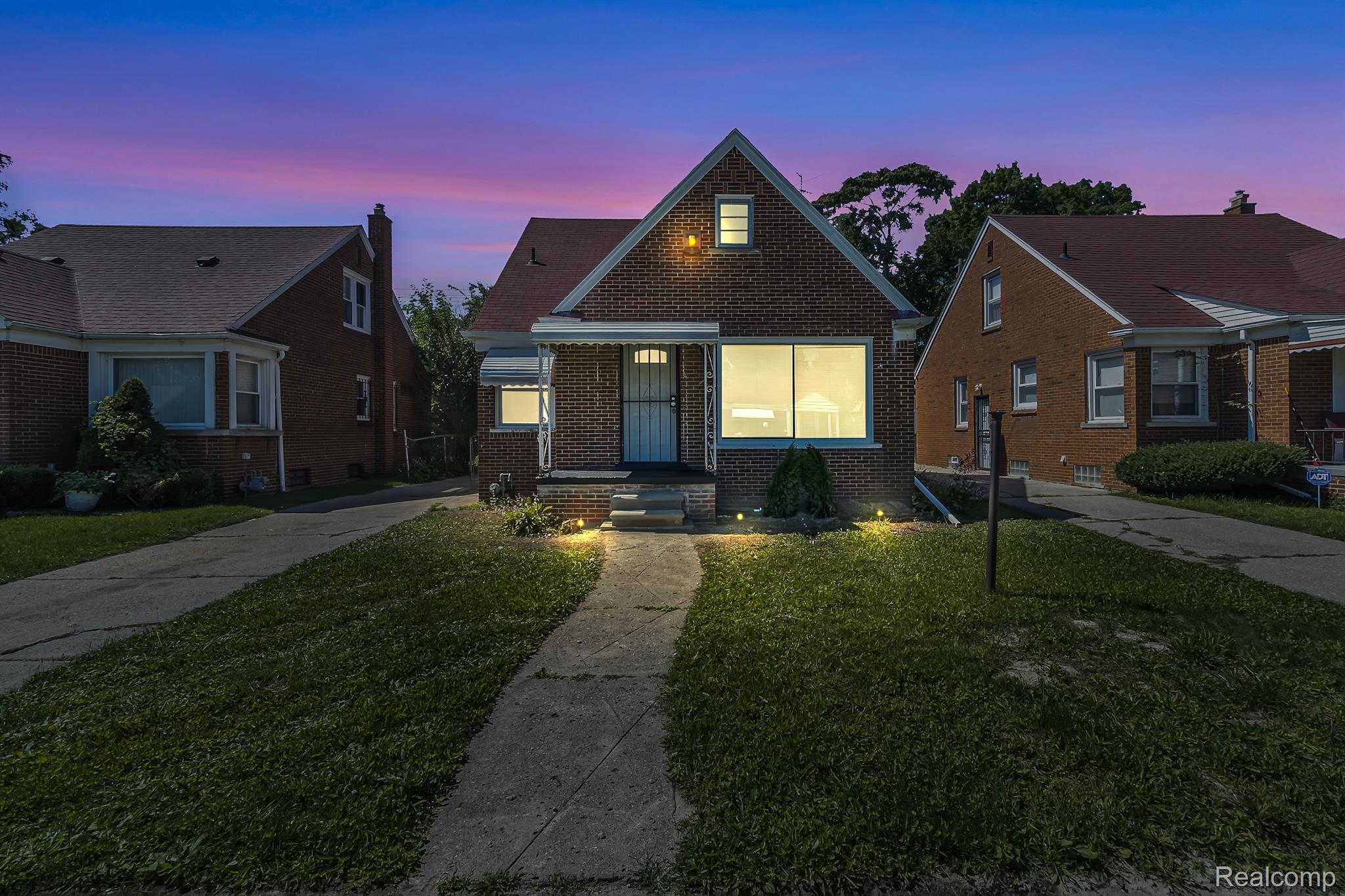 20045 STRATHMOOR Street