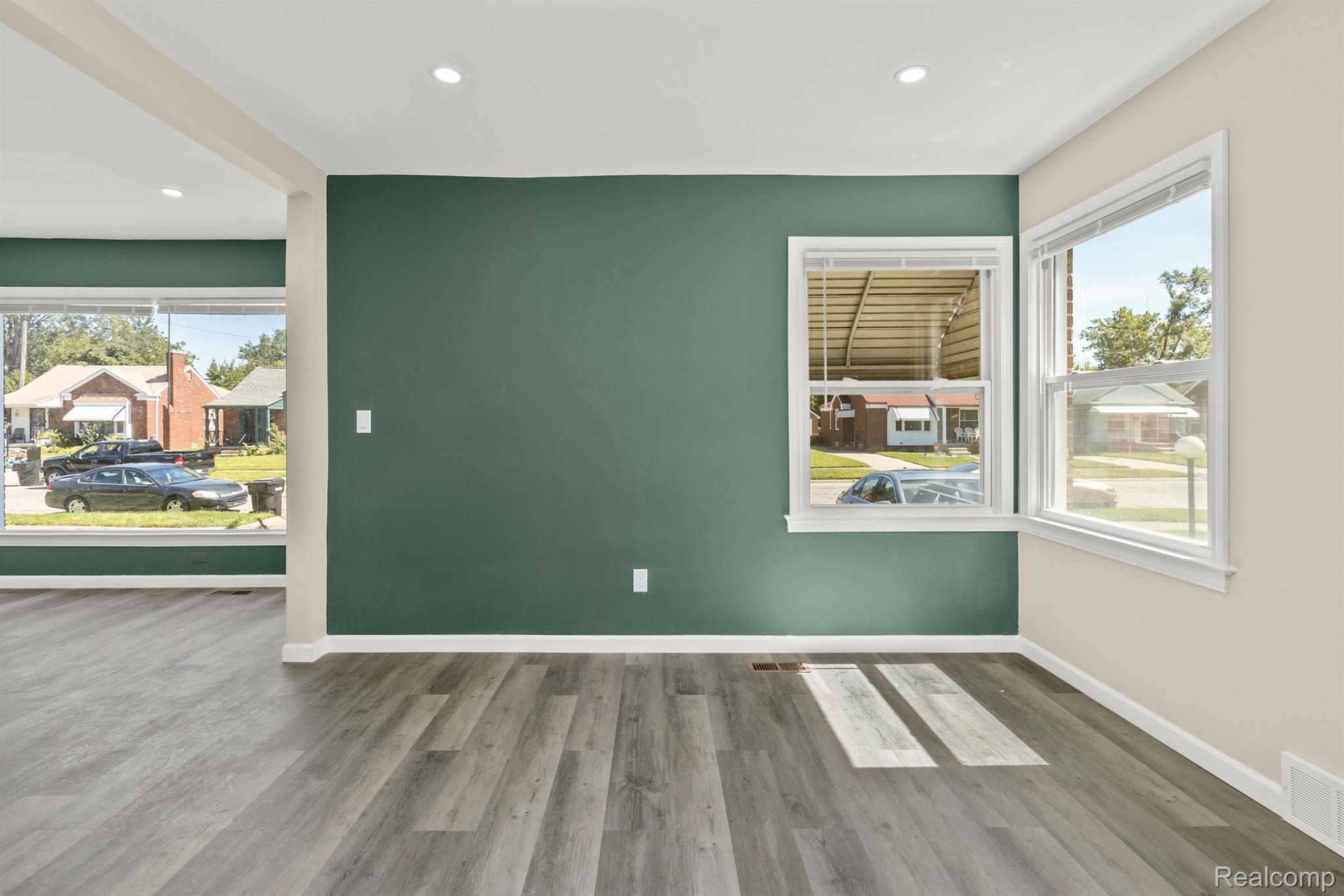 20045 STRATHMOOR Street