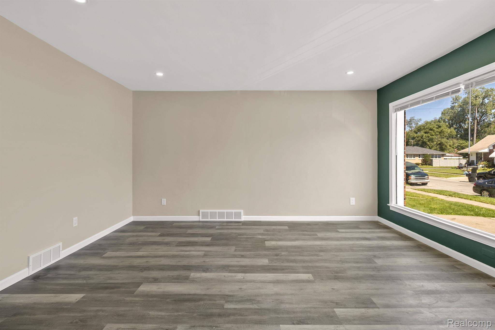 20045 STRATHMOOR Street