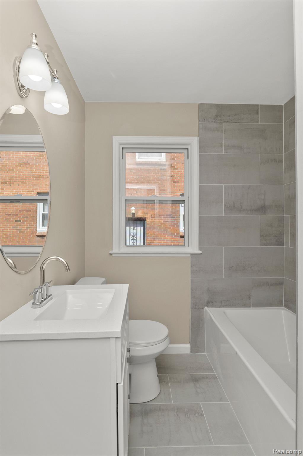 20045 STRATHMOOR Street