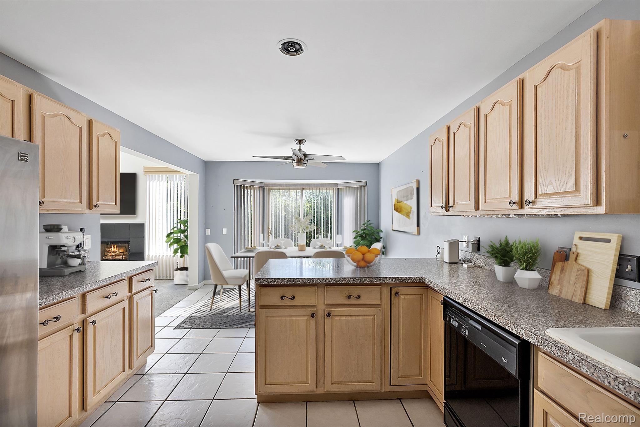 25878 GOLF POINTE Drive