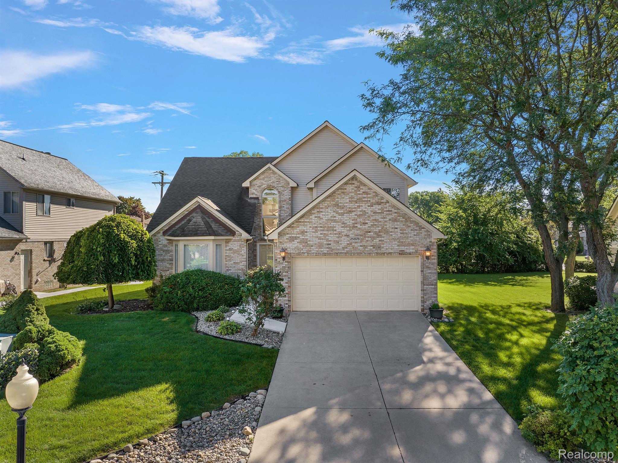 25878 GOLF POINTE Drive