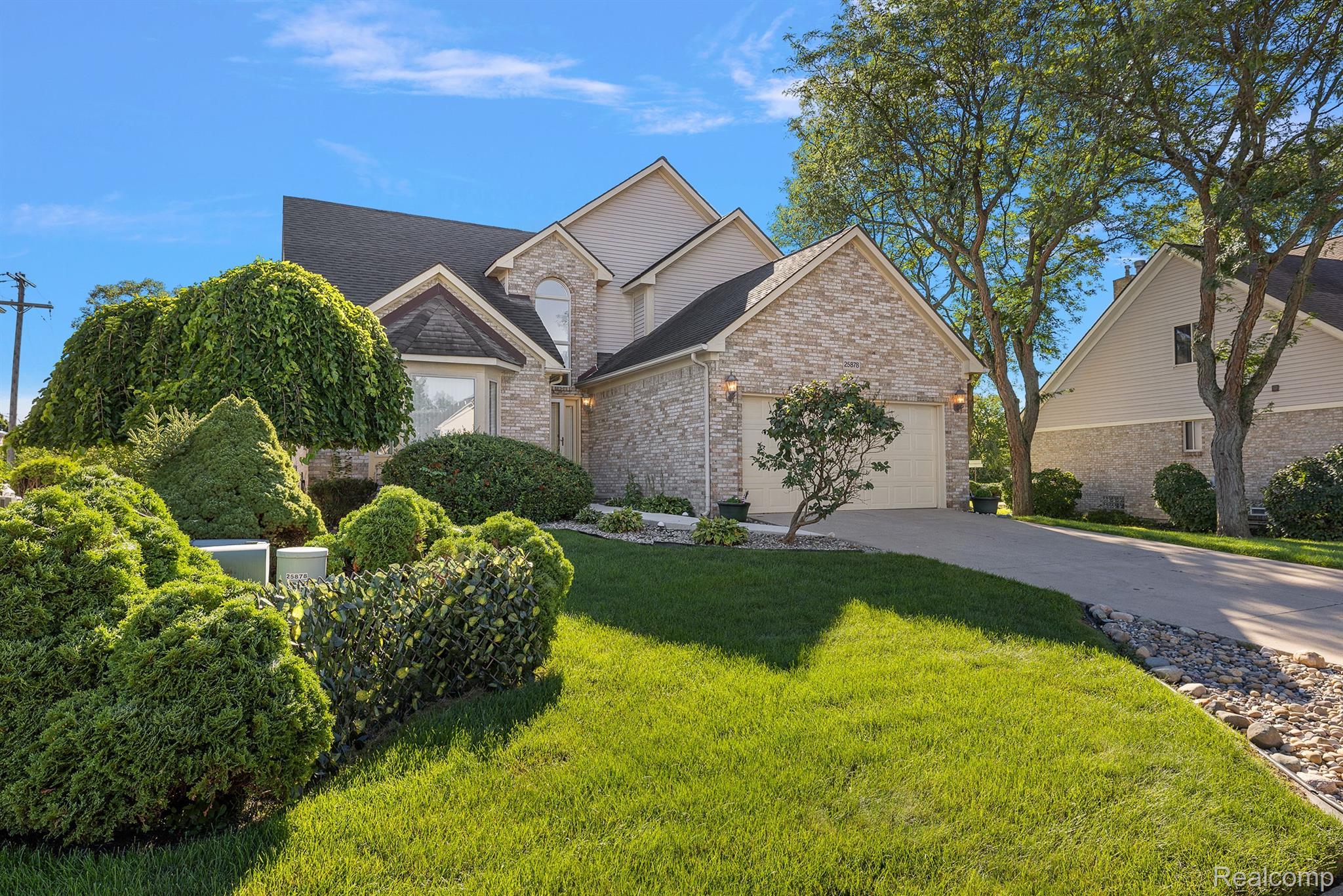 25878 GOLF POINTE Drive