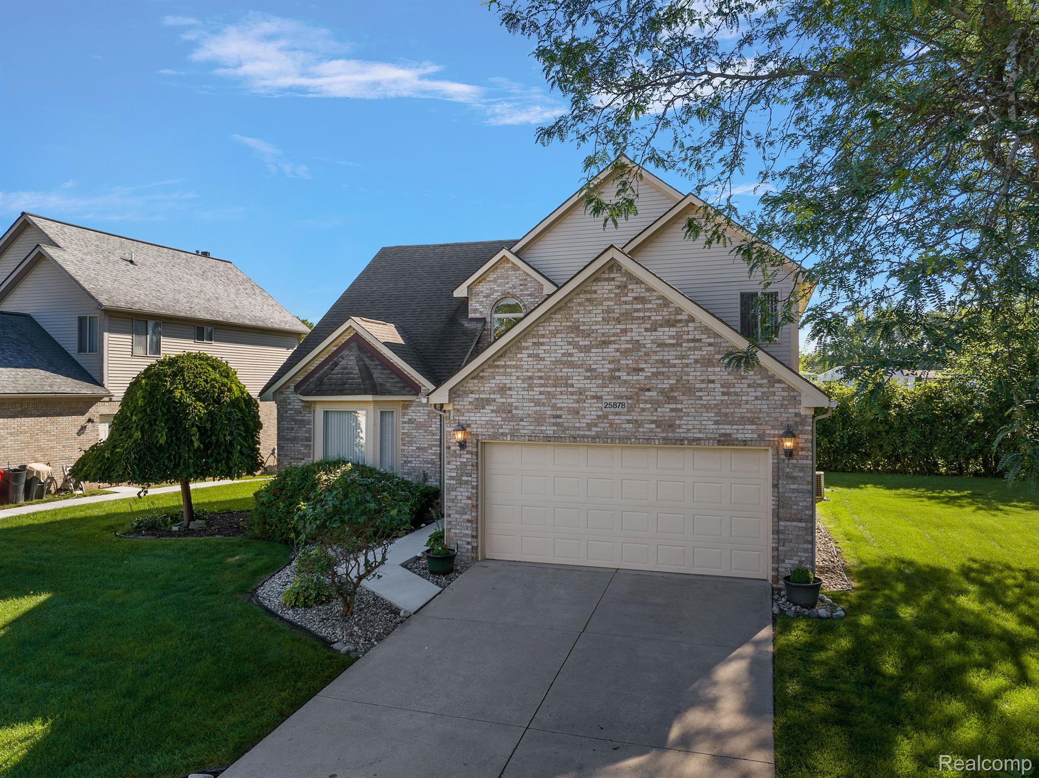 25878 GOLF POINTE Drive