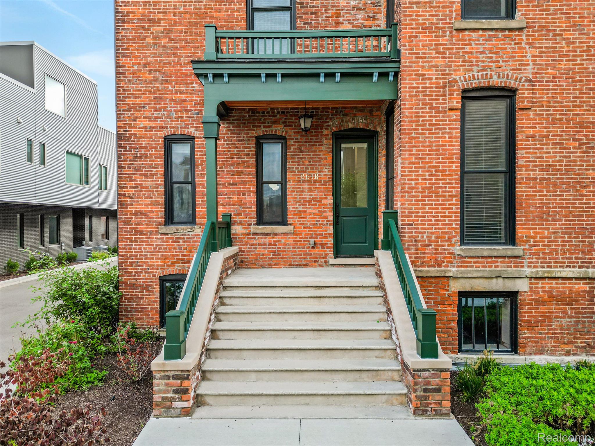 261 Alfred Street Unit: B