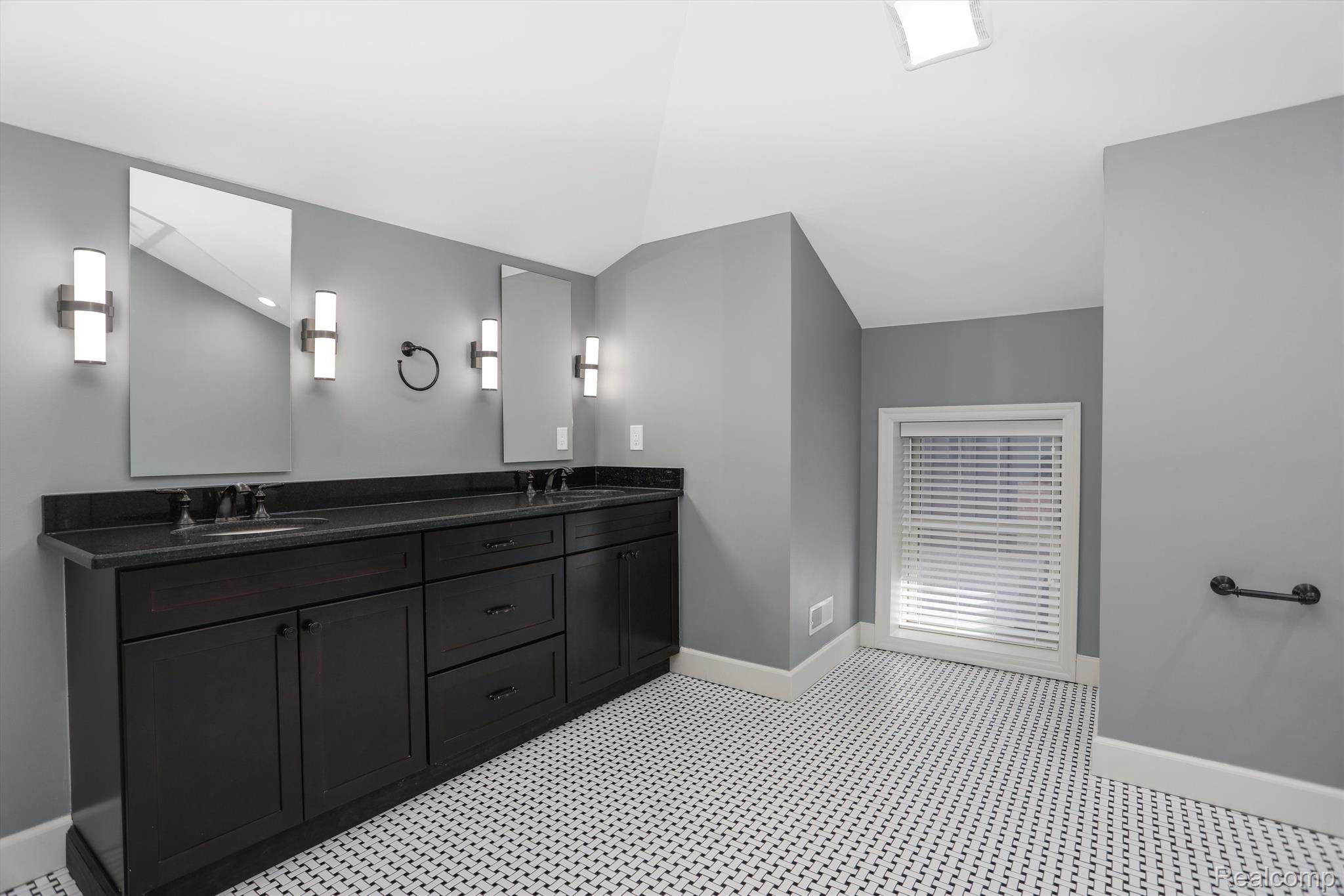 261 Alfred Street Unit: B