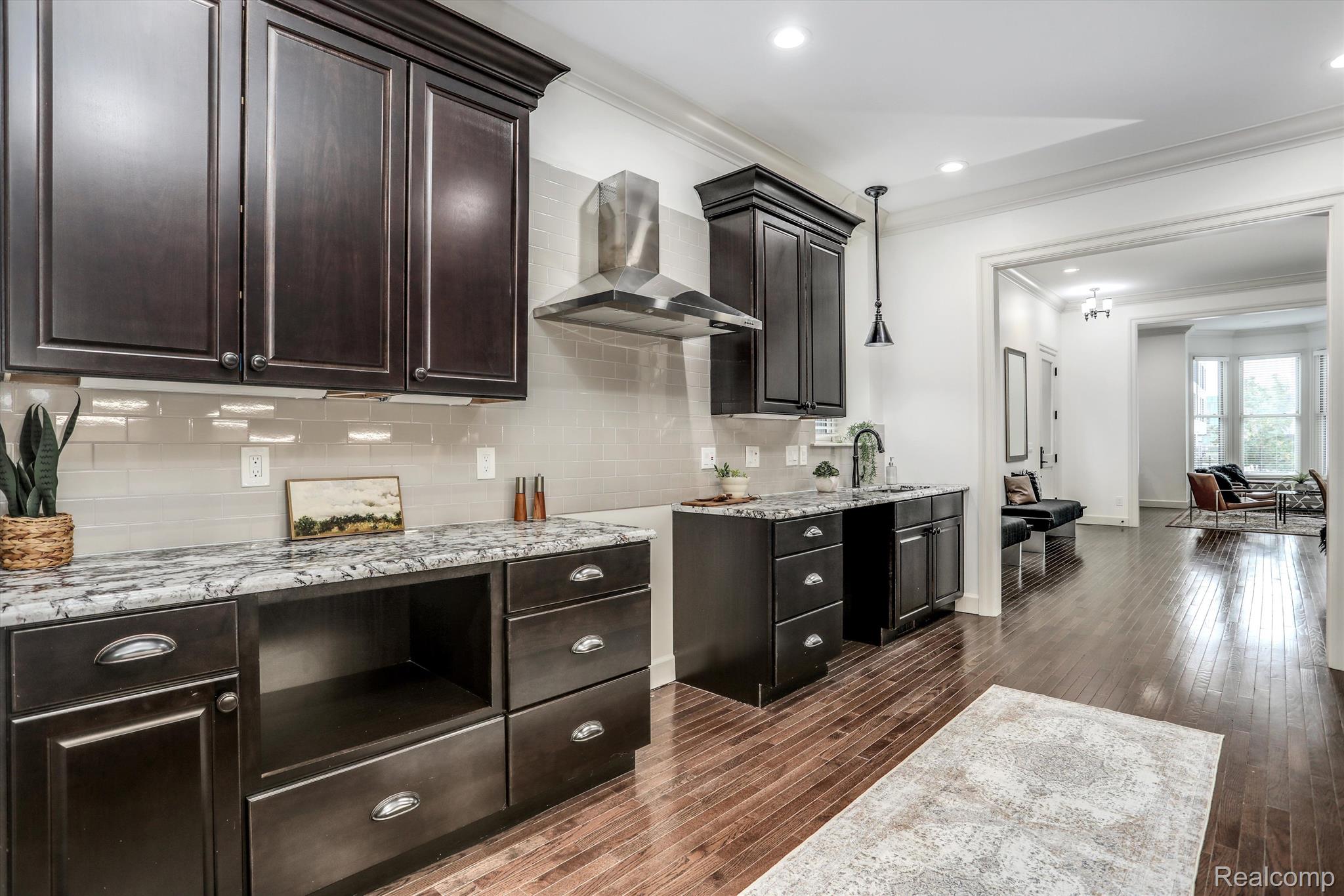 295 Alfred Street Unit: B