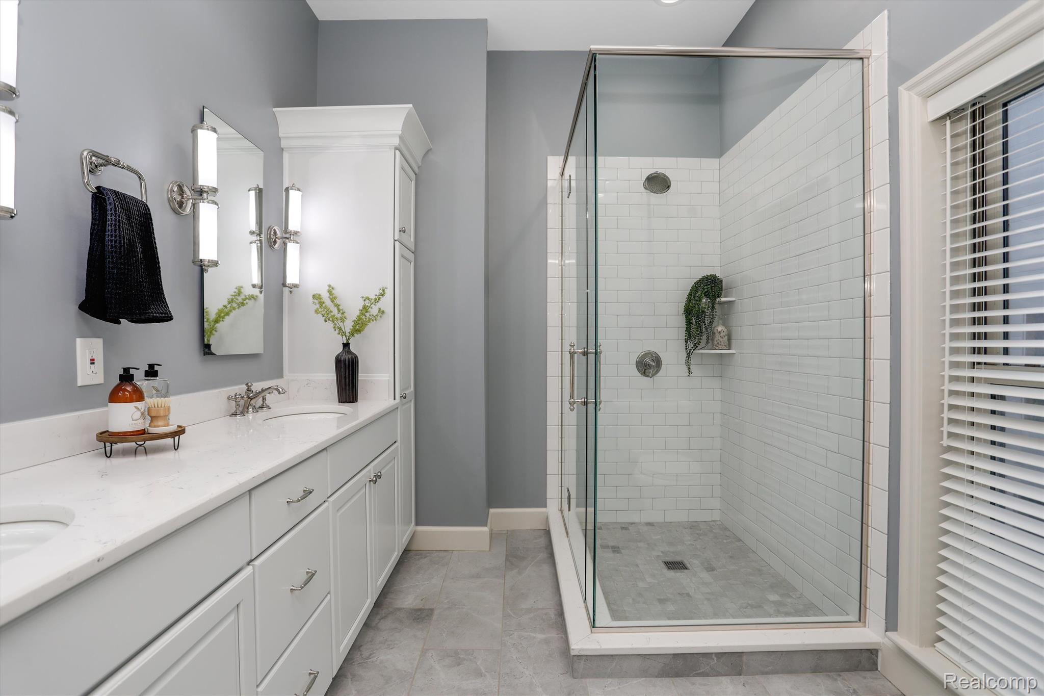 295 Alfred Street Unit: B