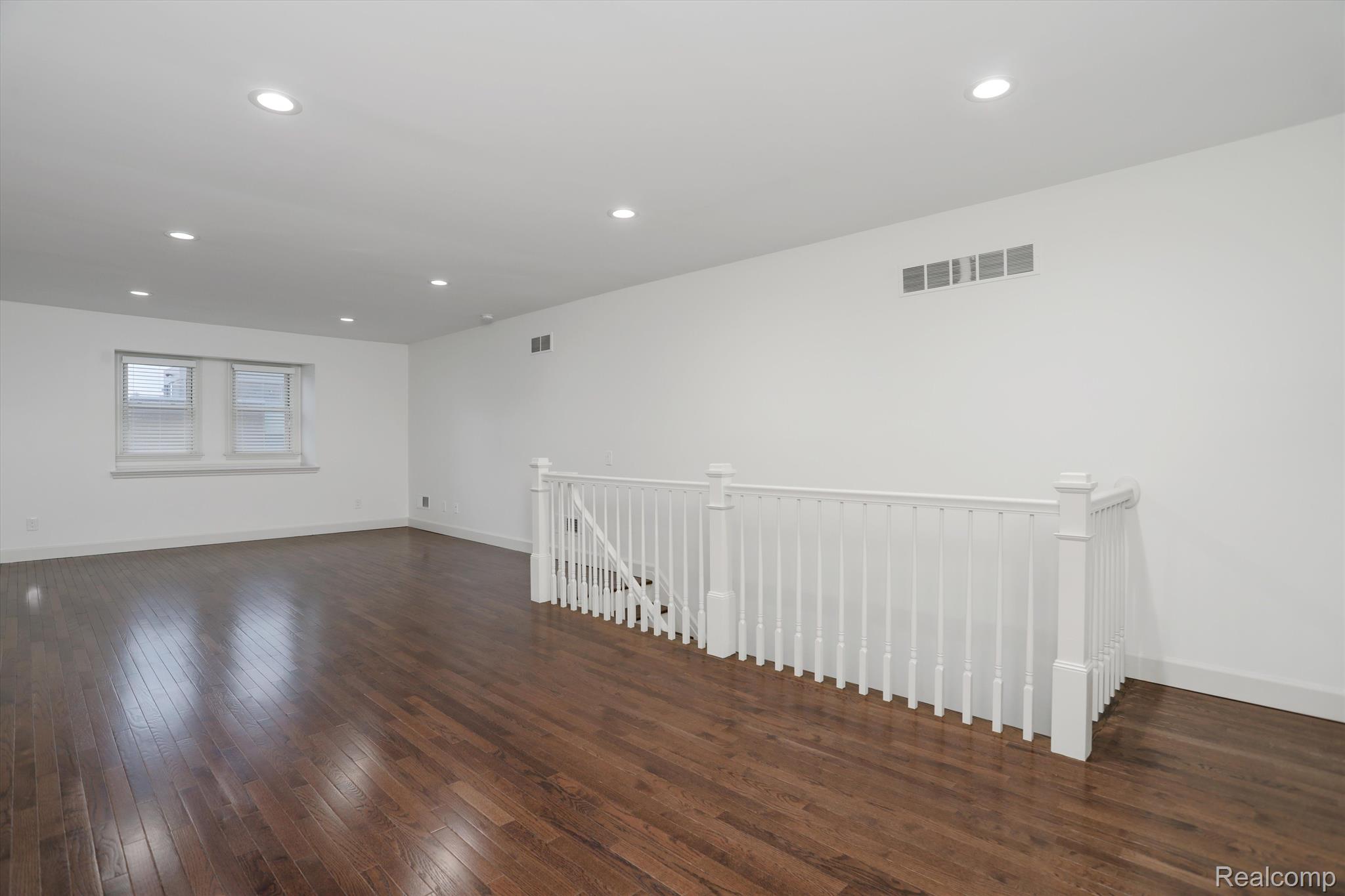 295 Alfred Street Unit: B