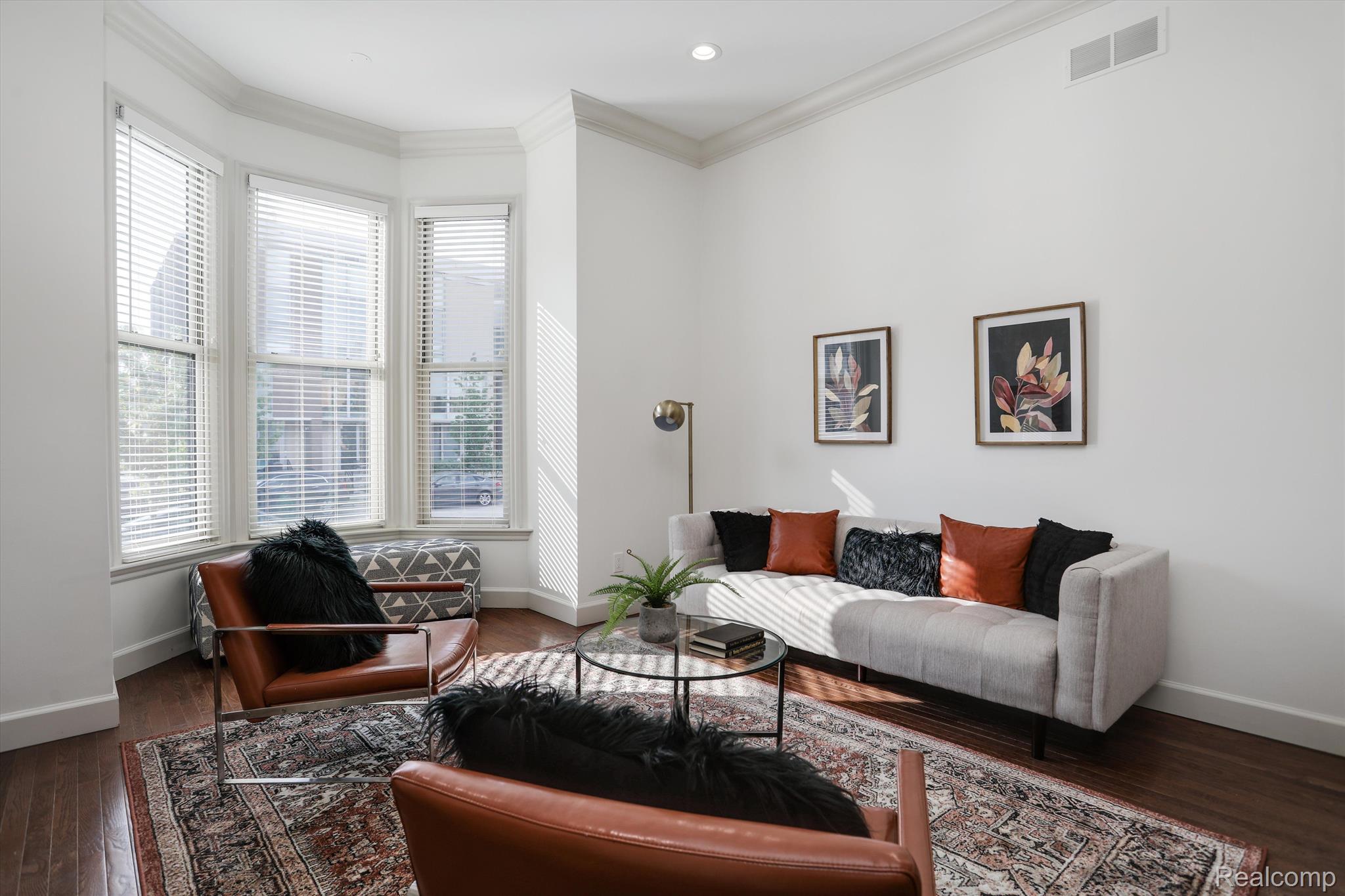 295 Alfred Street Unit: B