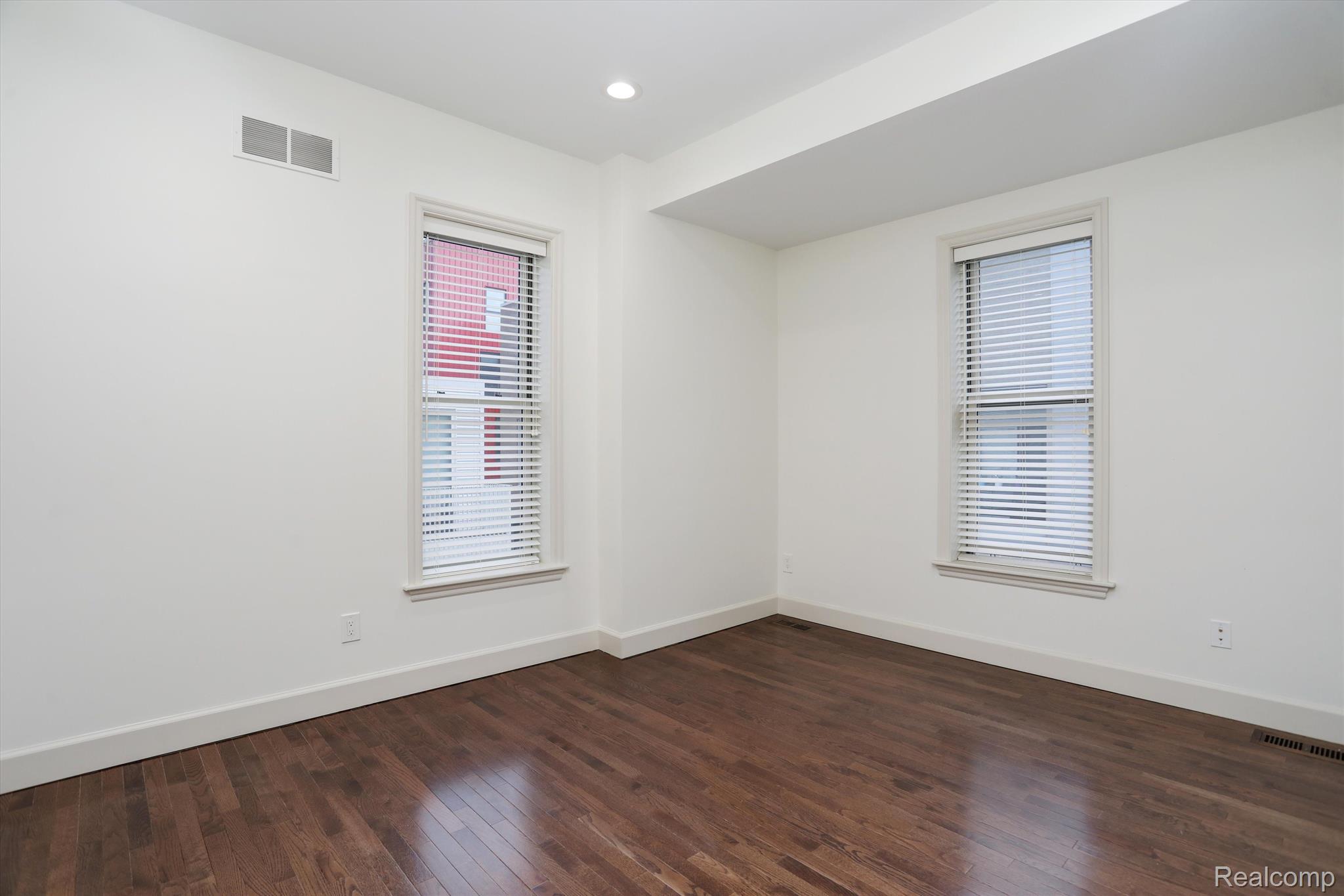 295 Alfred Street Unit: B