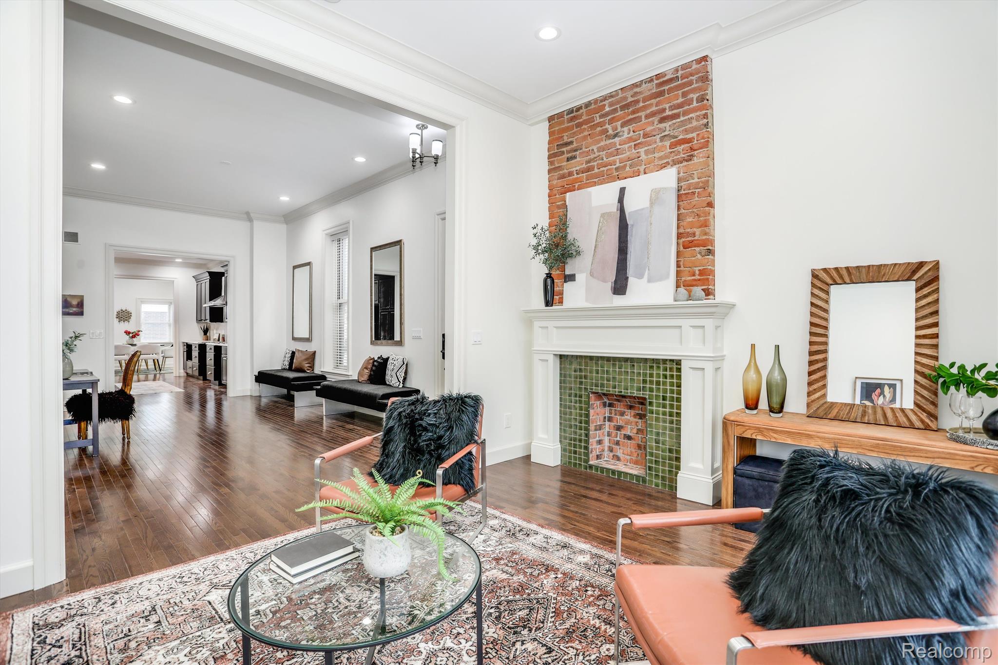 295 Alfred Street Unit: B