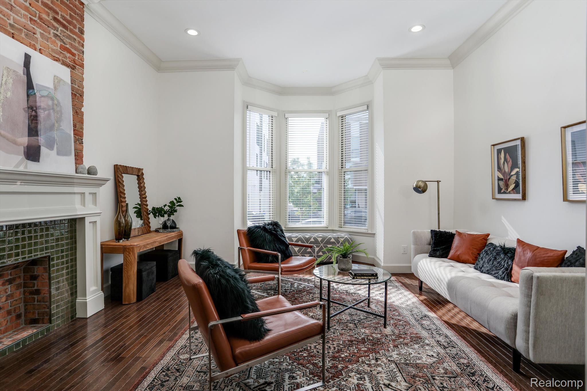 295 Alfred Street Unit: B