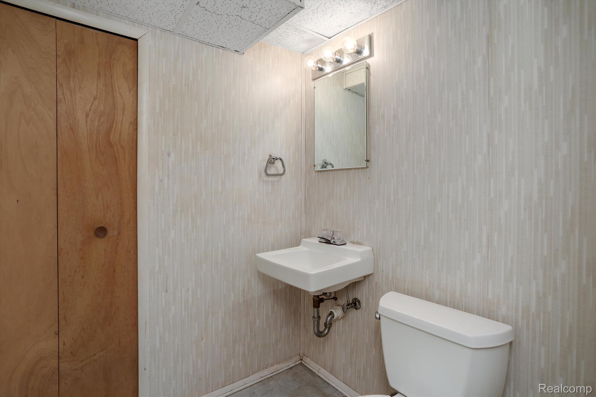 31459 Iroquois Drive