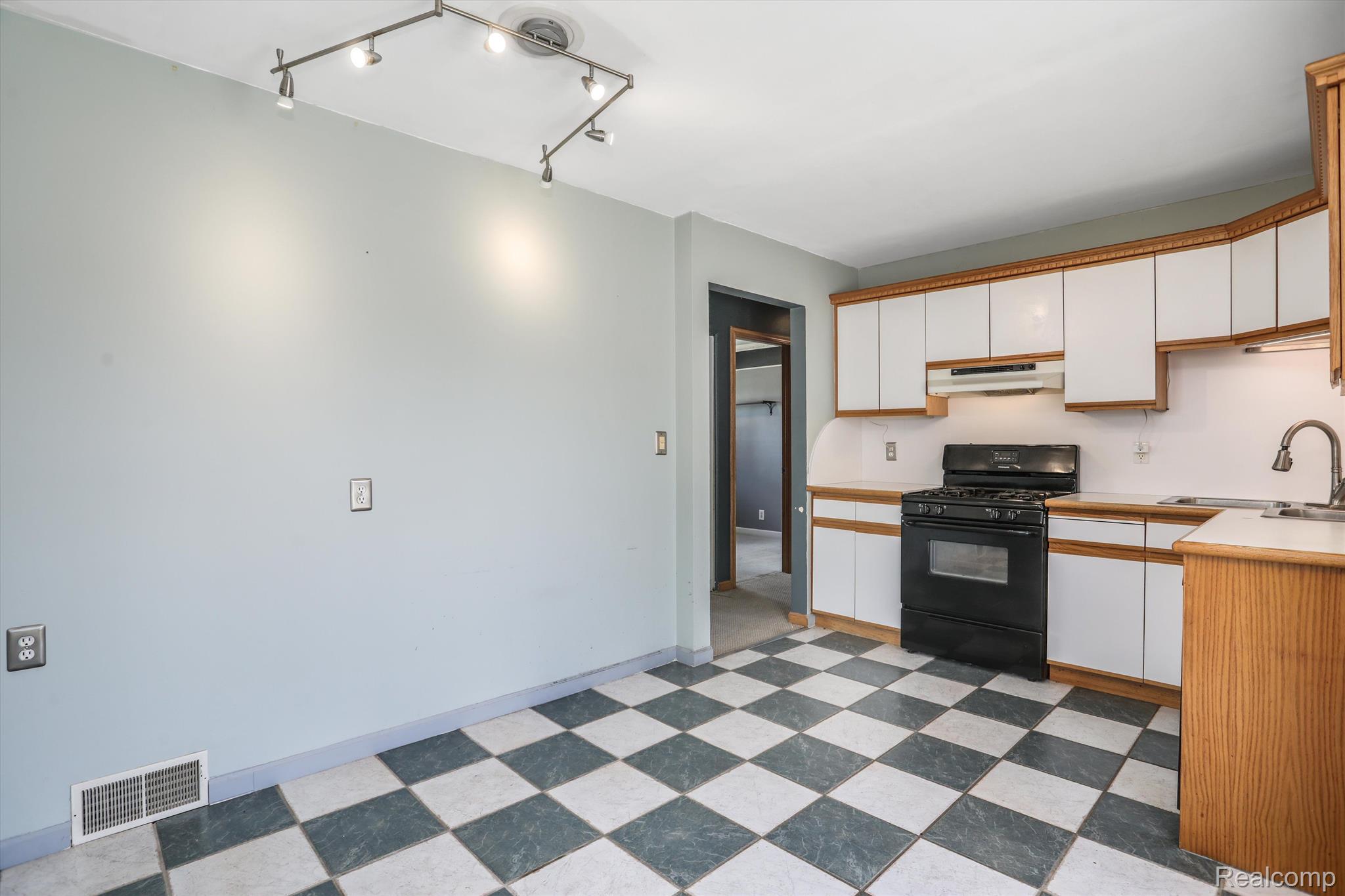 31459 Iroquois Drive