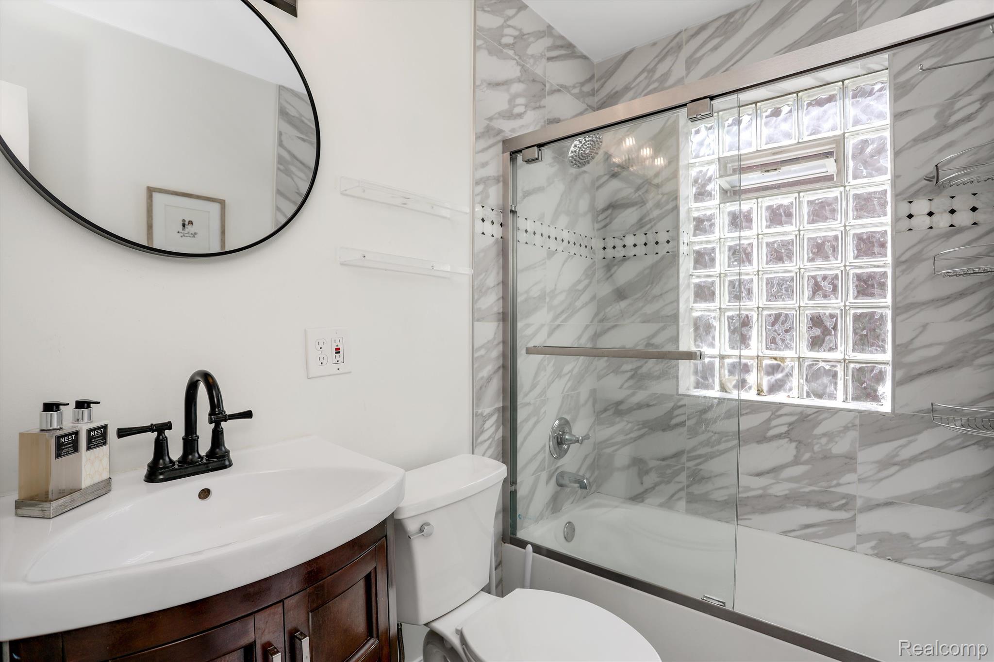 1314 N Altadena Avenue