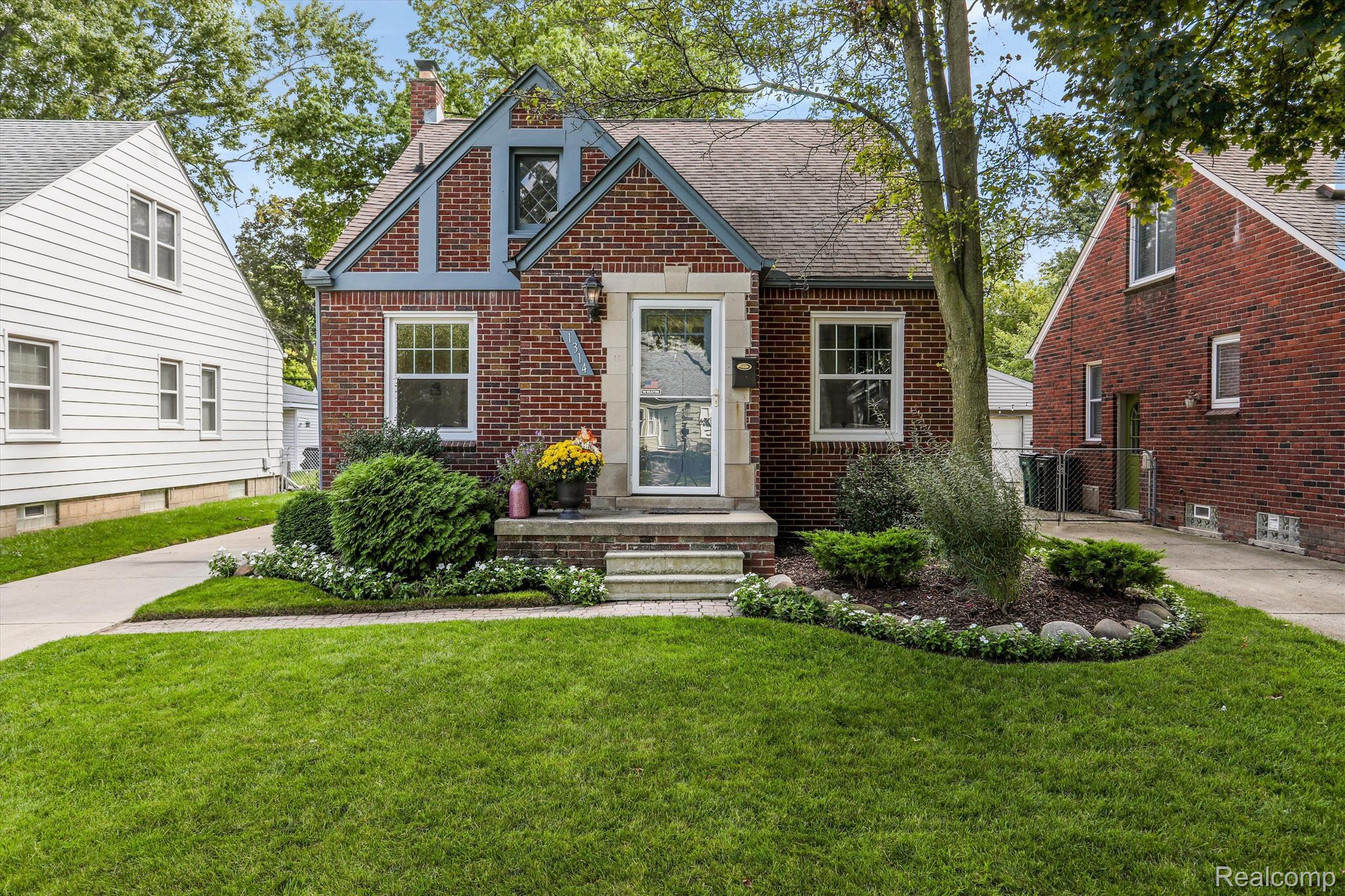 1314 N Altadena Avenue