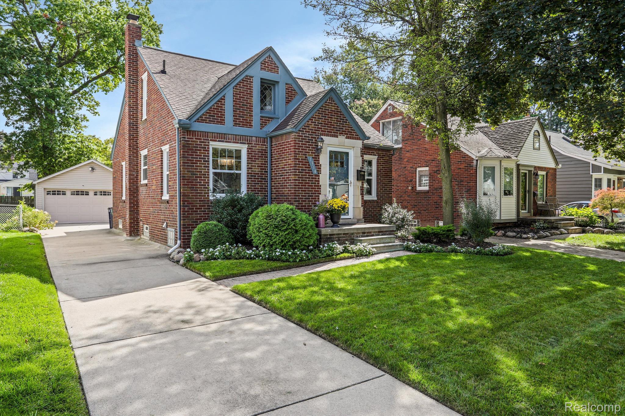 1314 N Altadena Avenue