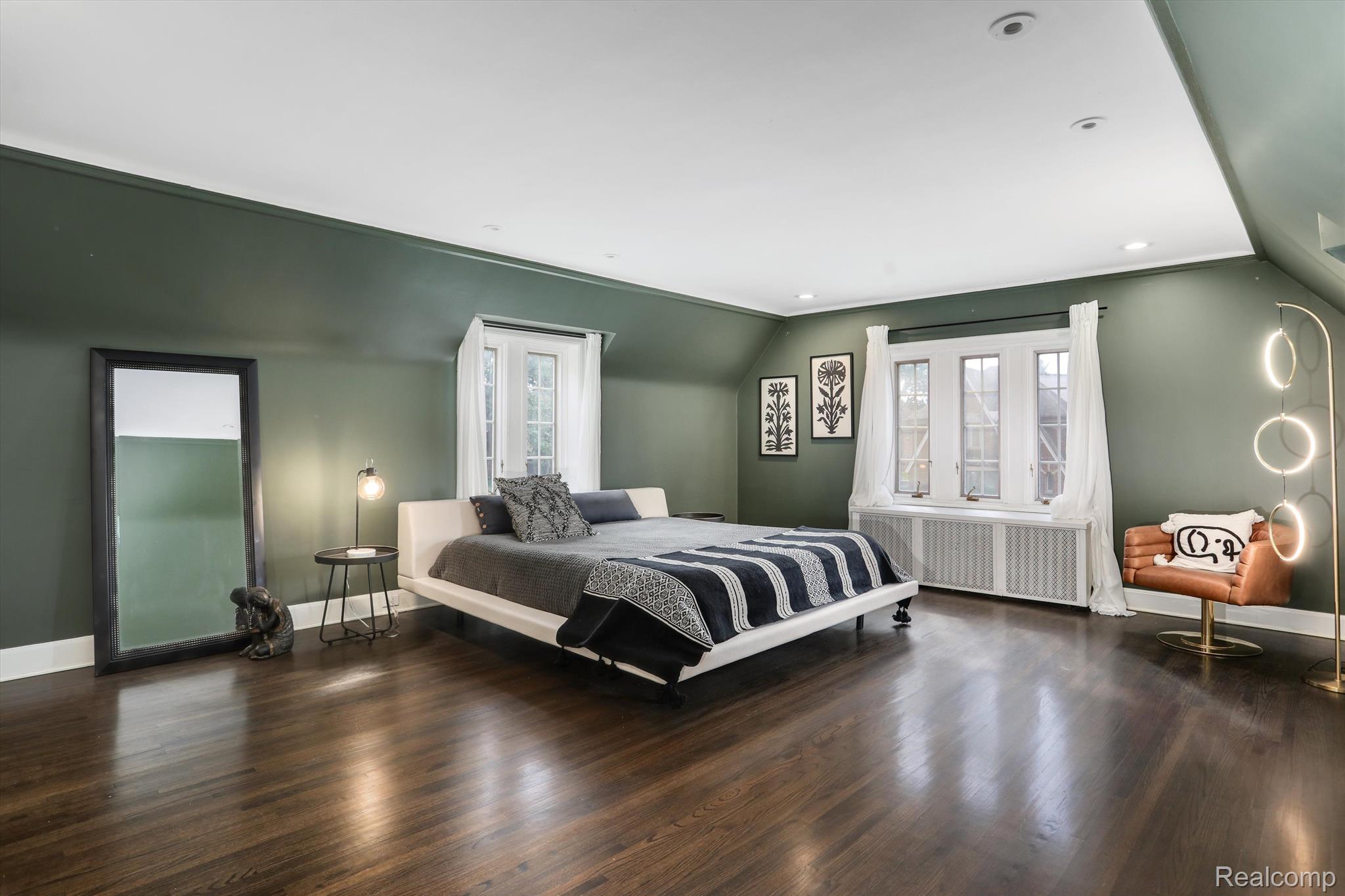 18420 Wildemere Street