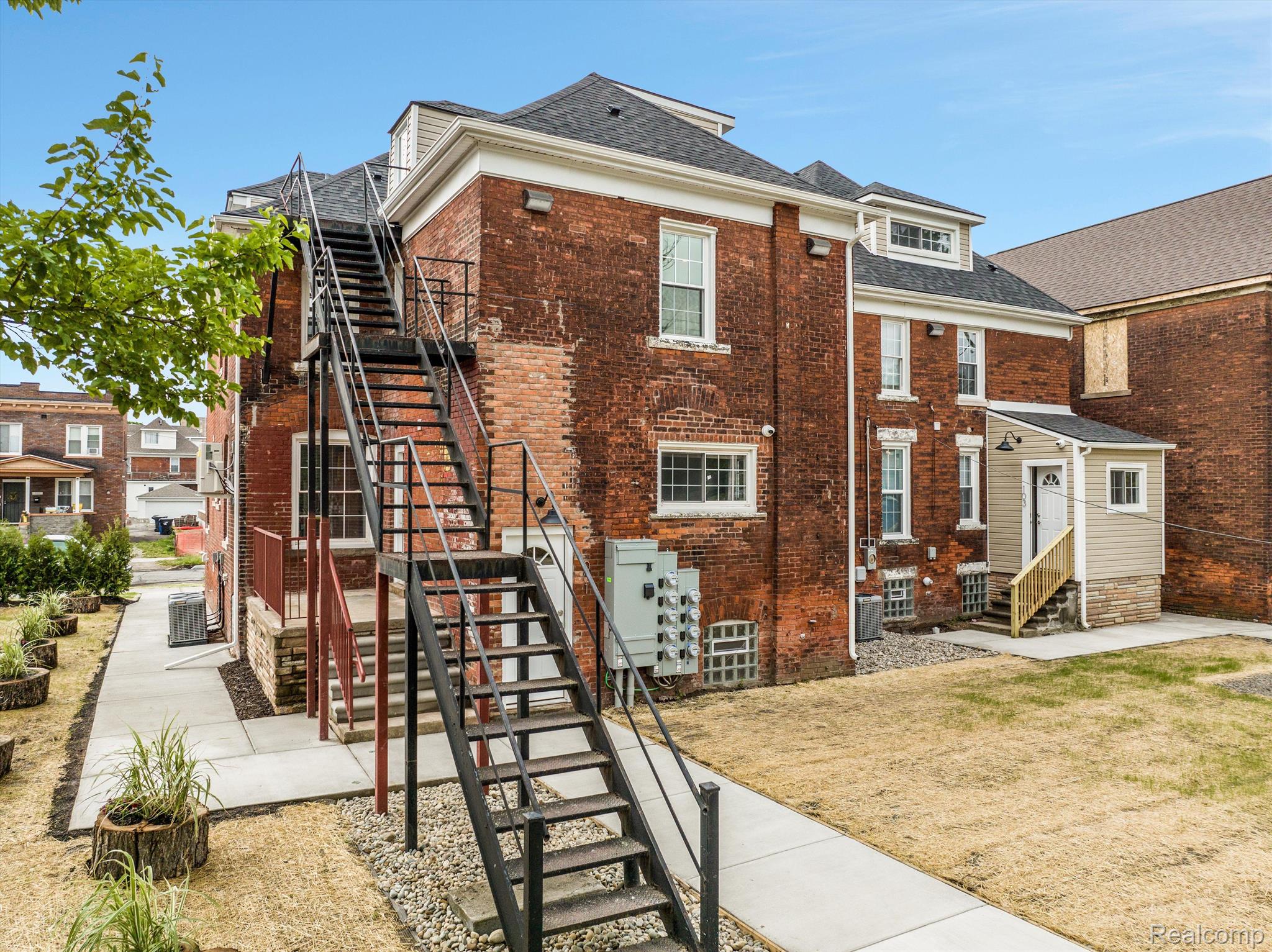 95 E Euclid Street Unit: 001