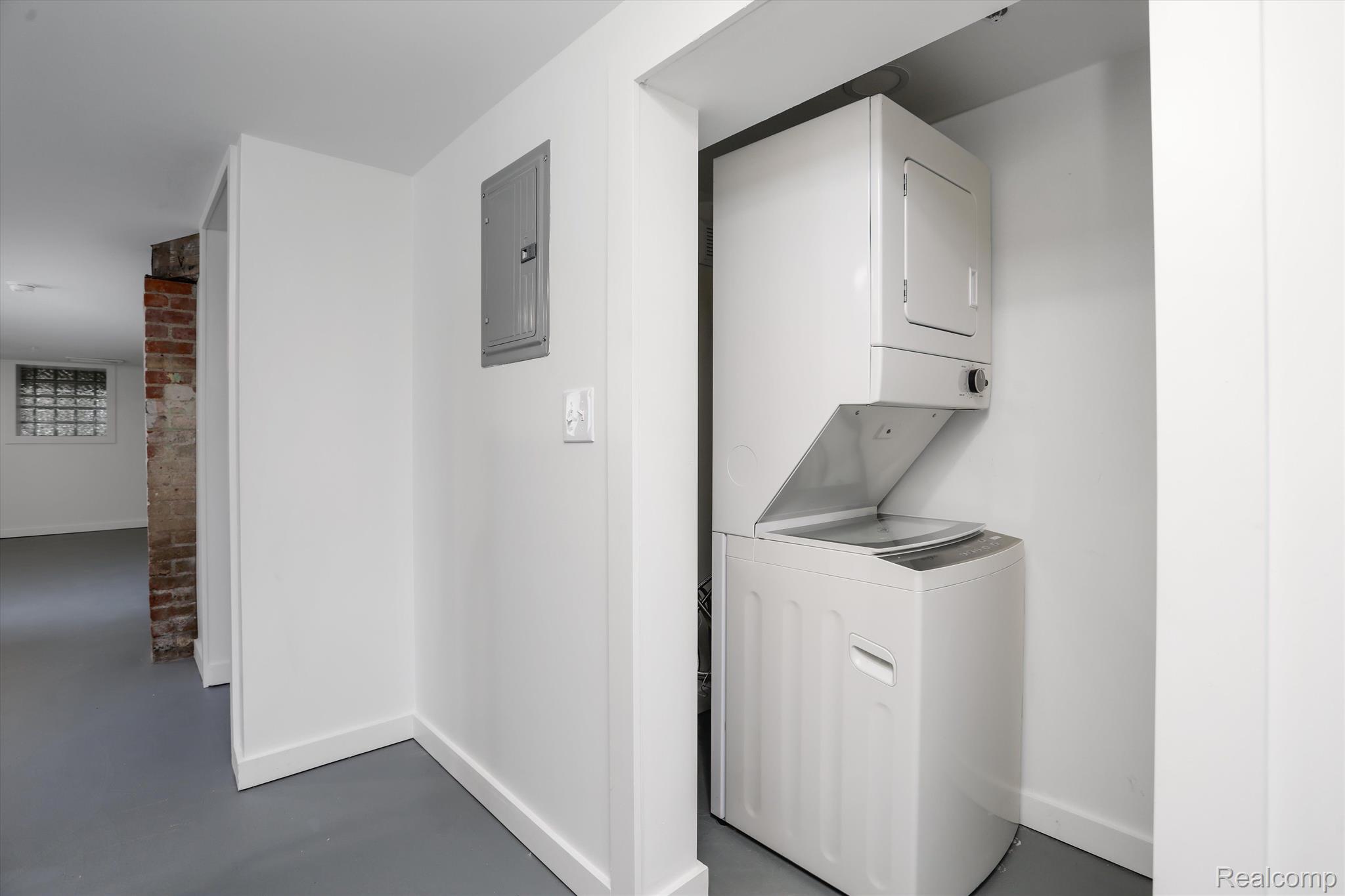 95 E Euclid Street Unit: 001