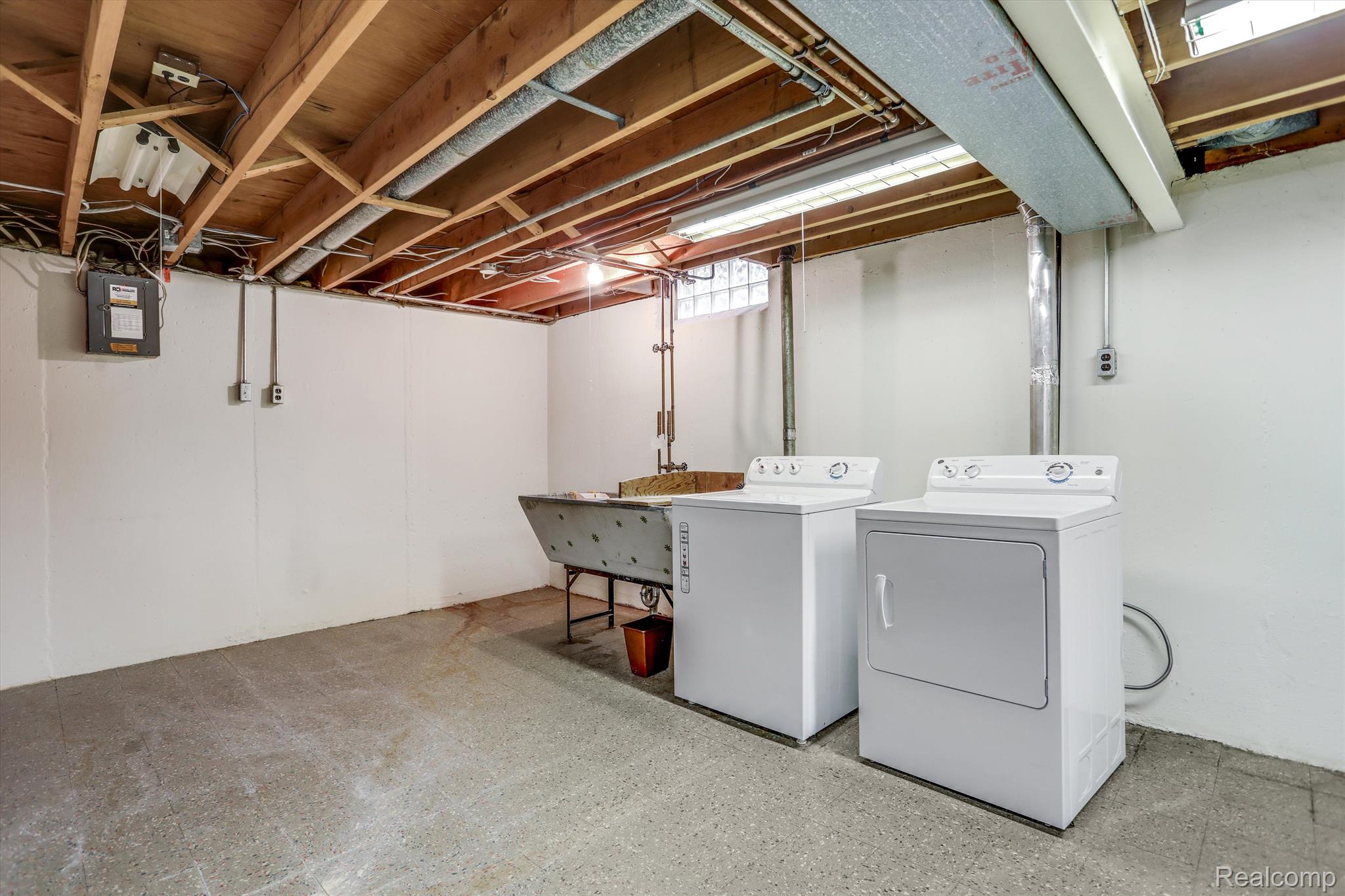 412 W Bloomfield Avenue