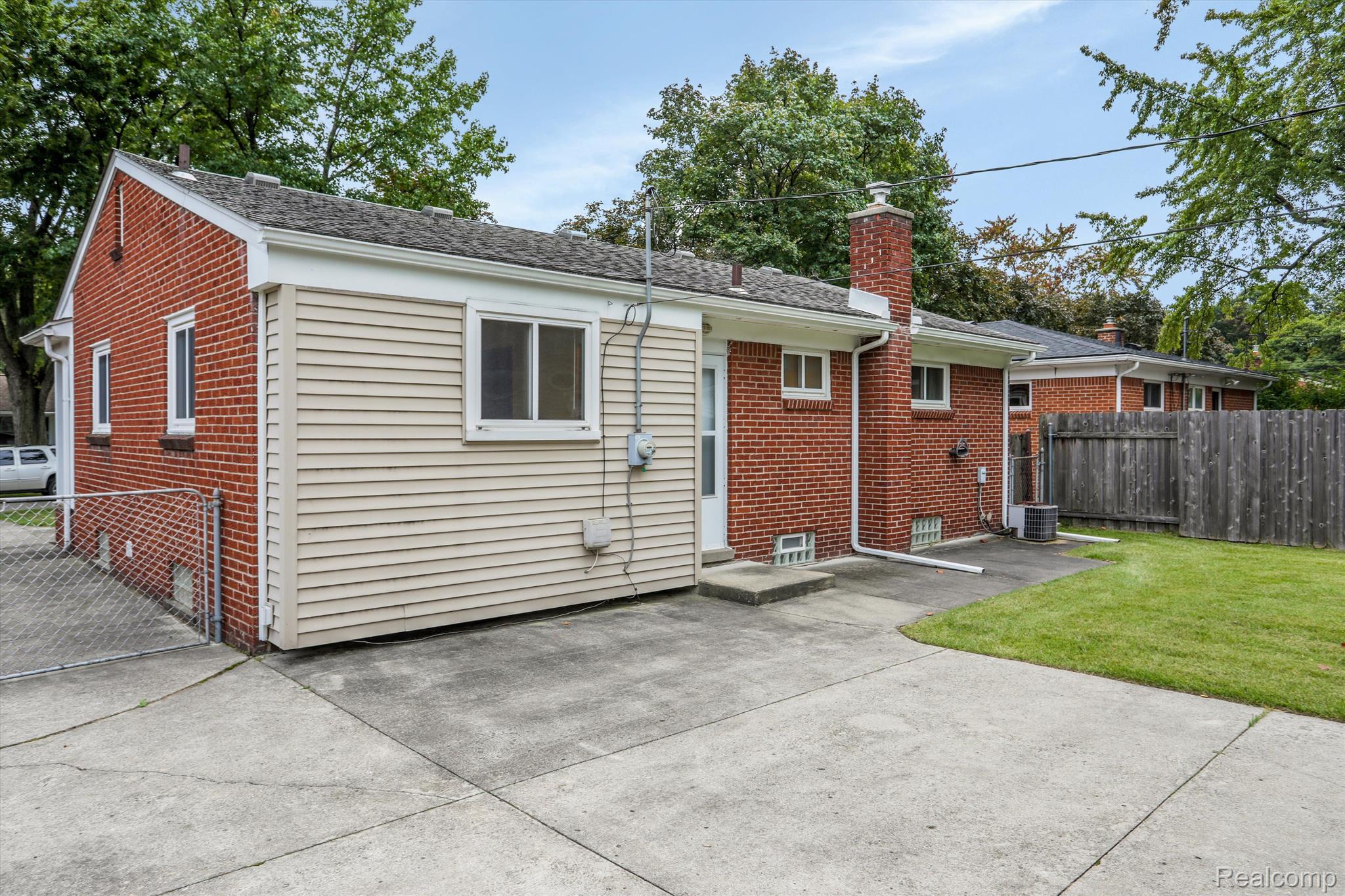 412 W Bloomfield Avenue