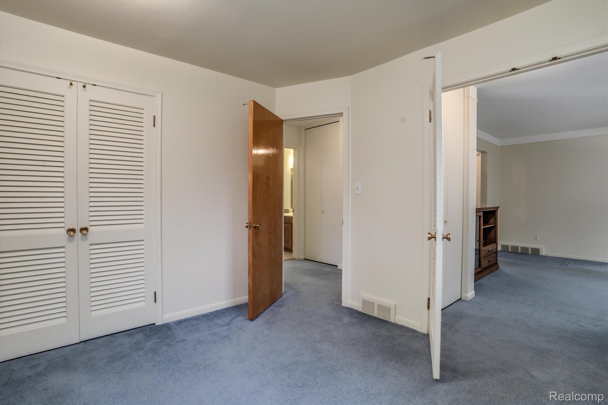 412 W Bloomfield Avenue