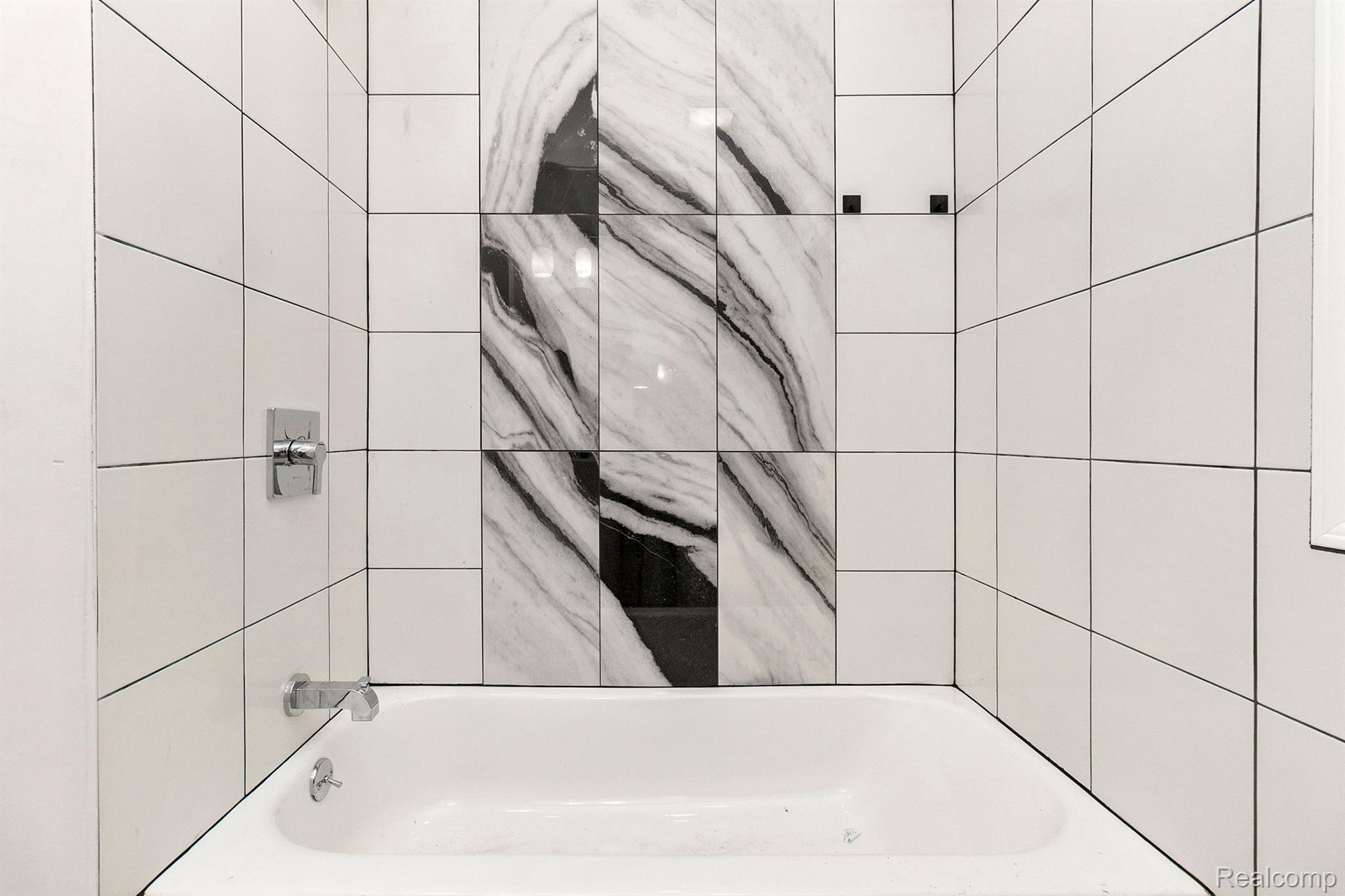 5090 CHATSWORTH Street