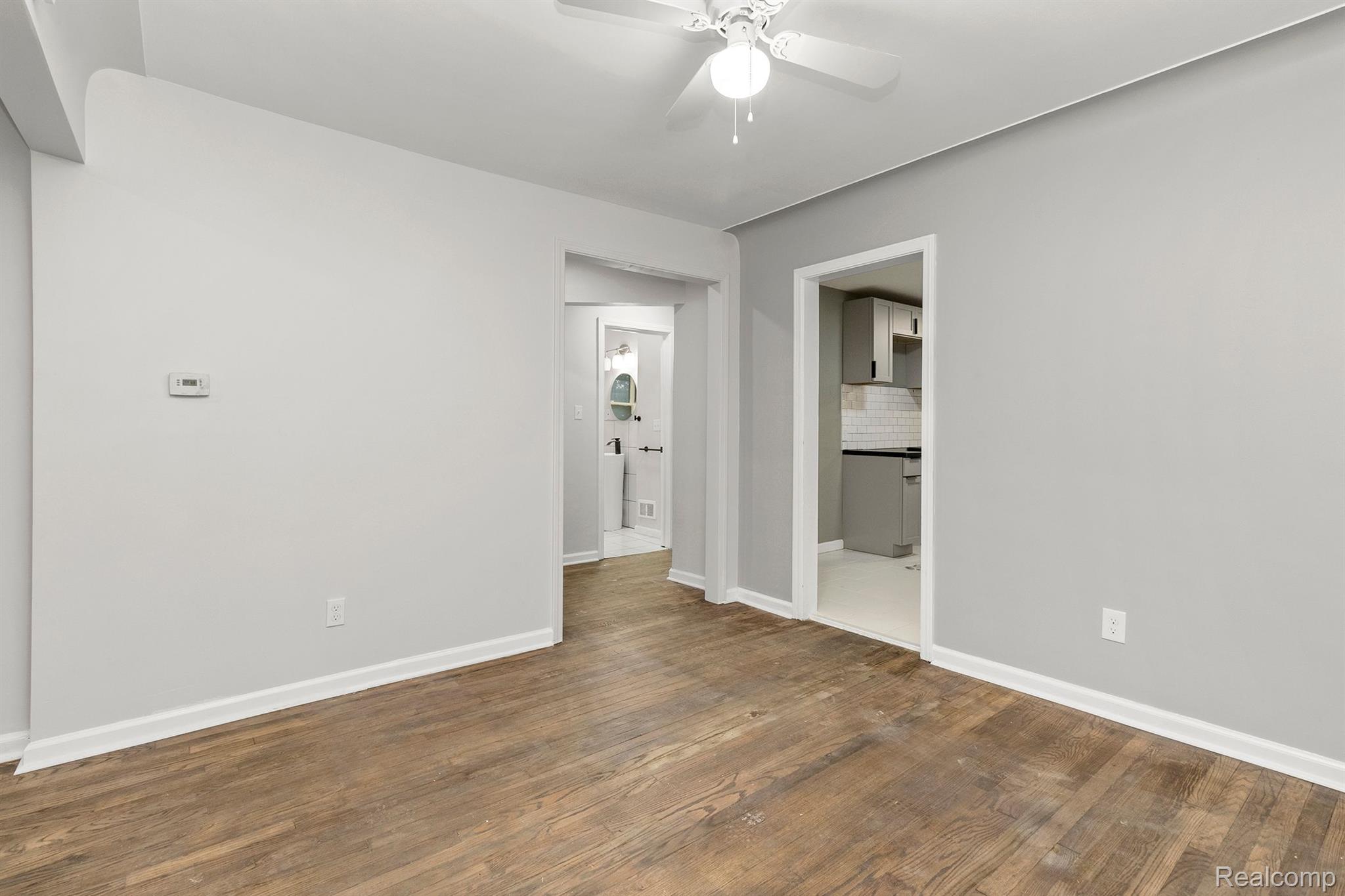 5090 CHATSWORTH Street