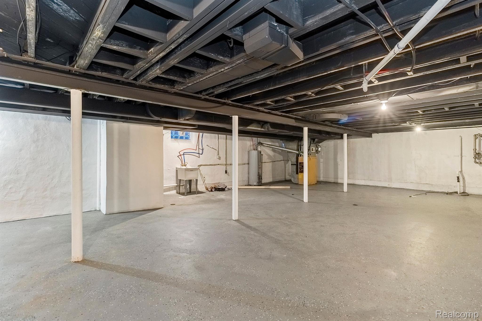 5090 CHATSWORTH Street