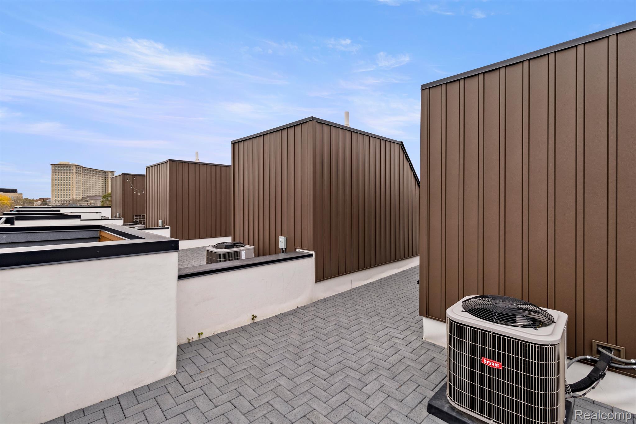 2037 11TH Street Unit: 4