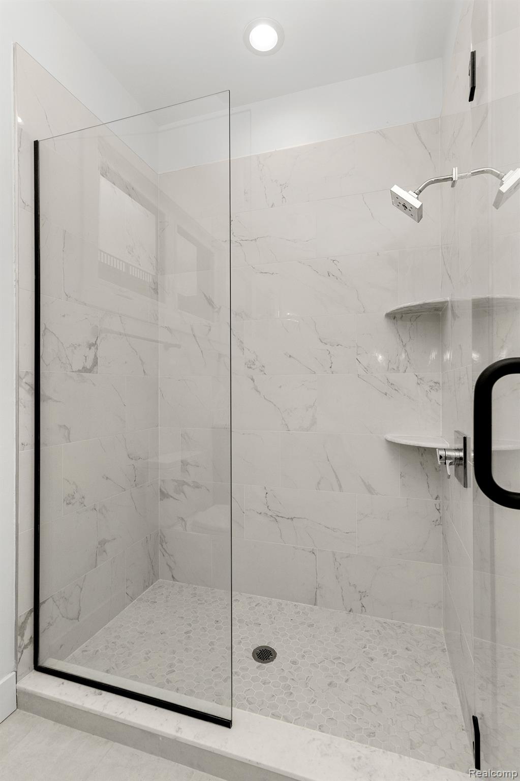 2037 11TH Street Unit: 4