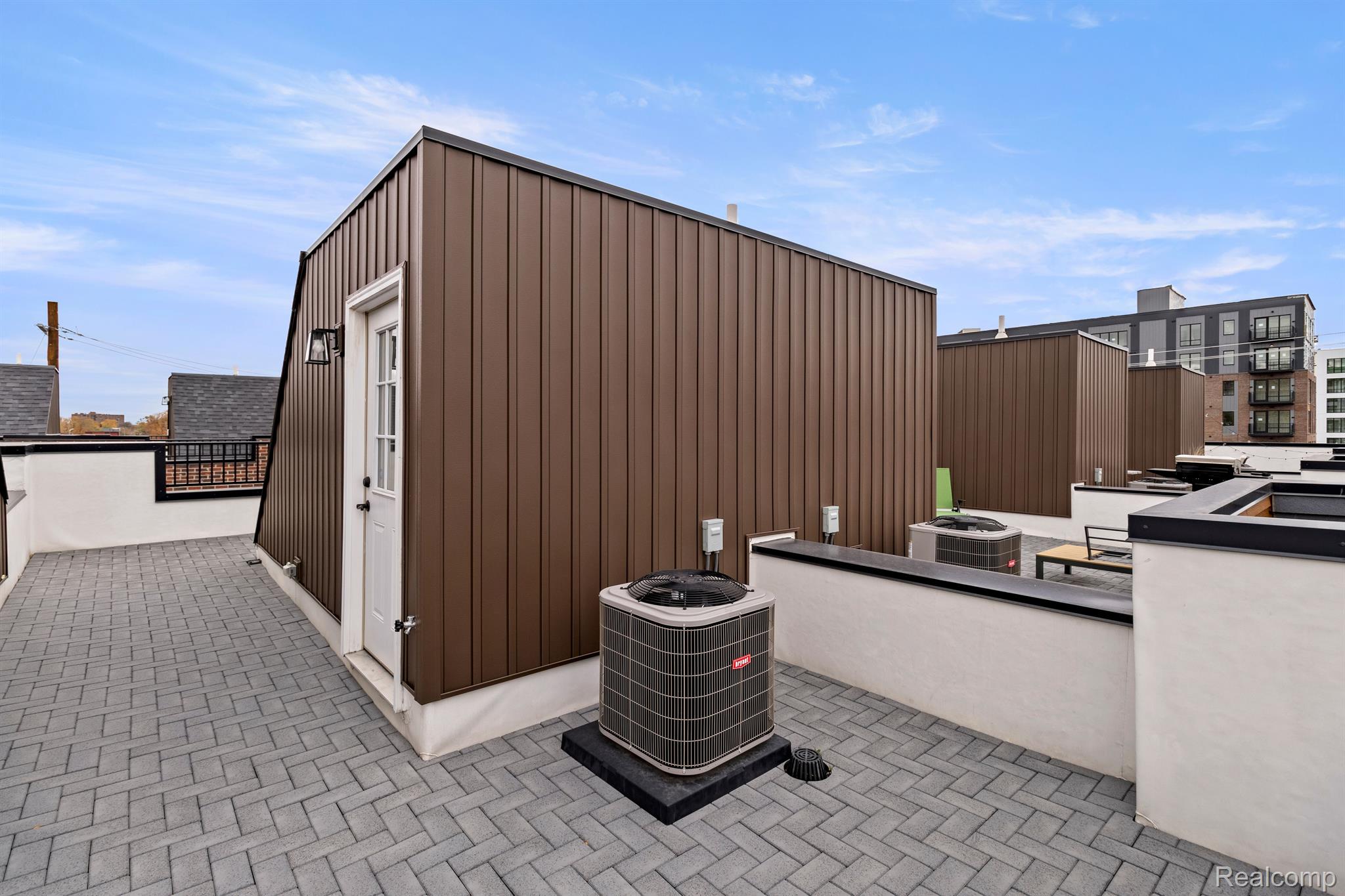 2037 11TH Street Unit: 4