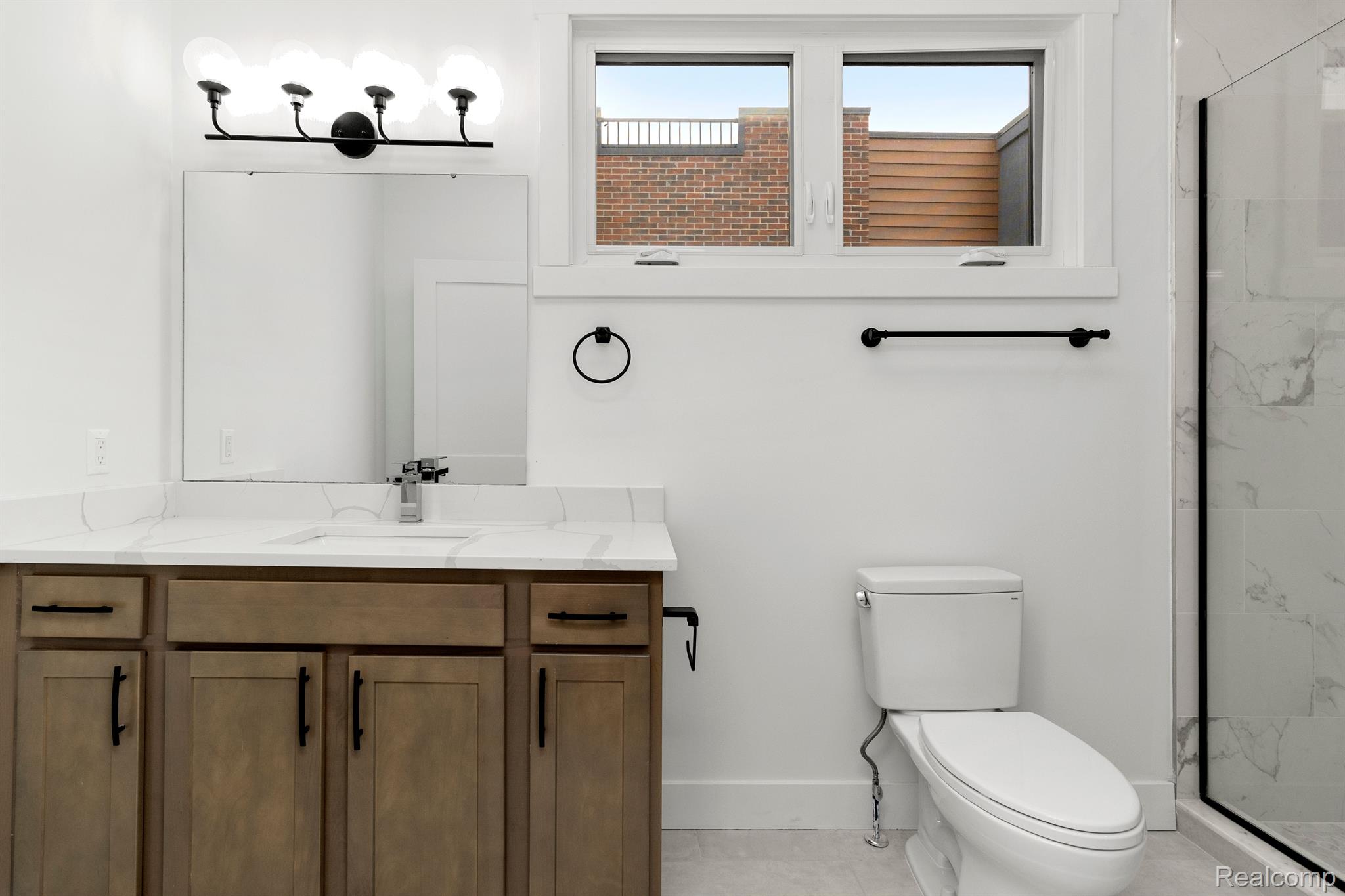 2037 11TH Street Unit: 4