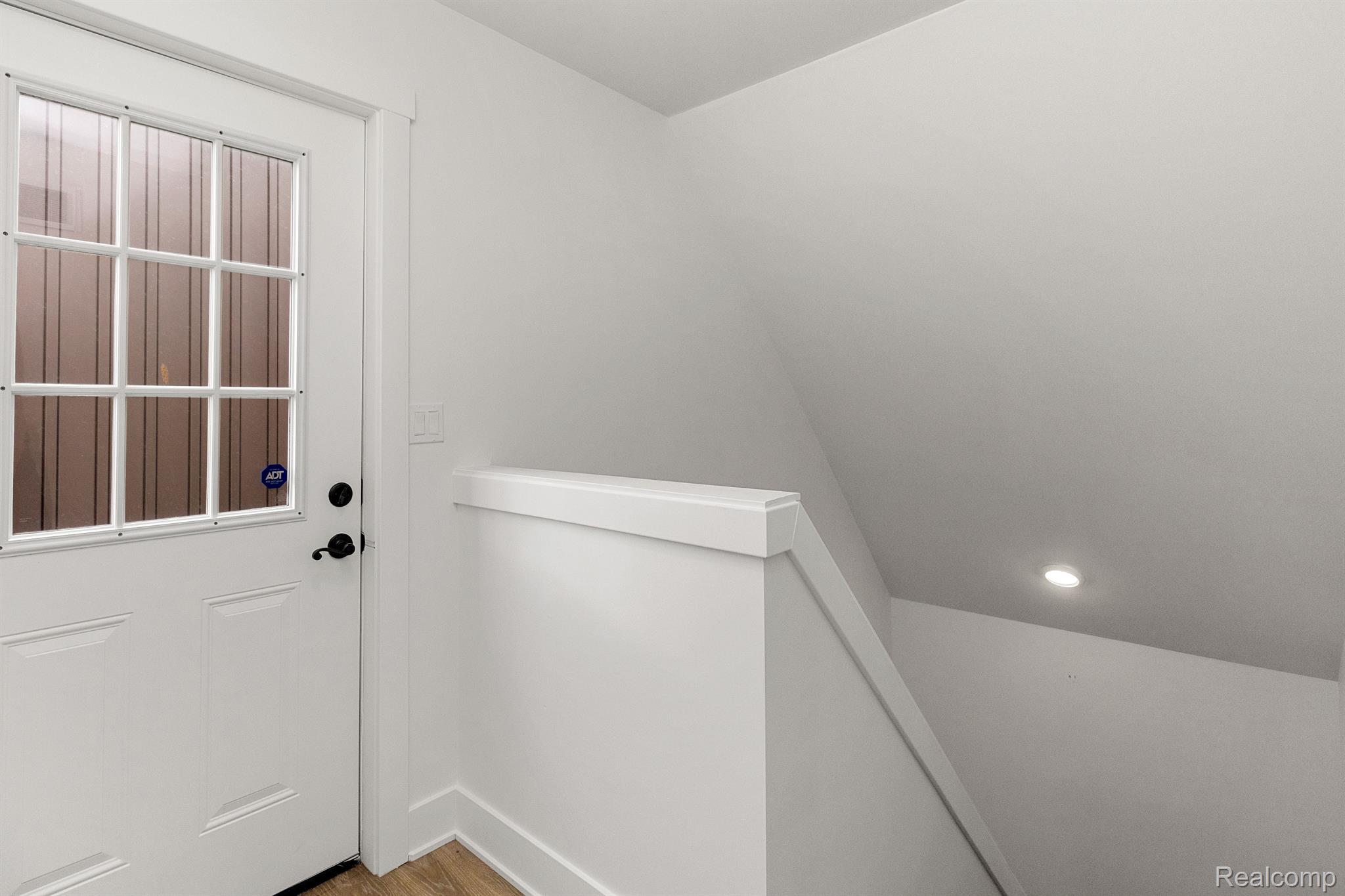 2037 11TH Street Unit: 4