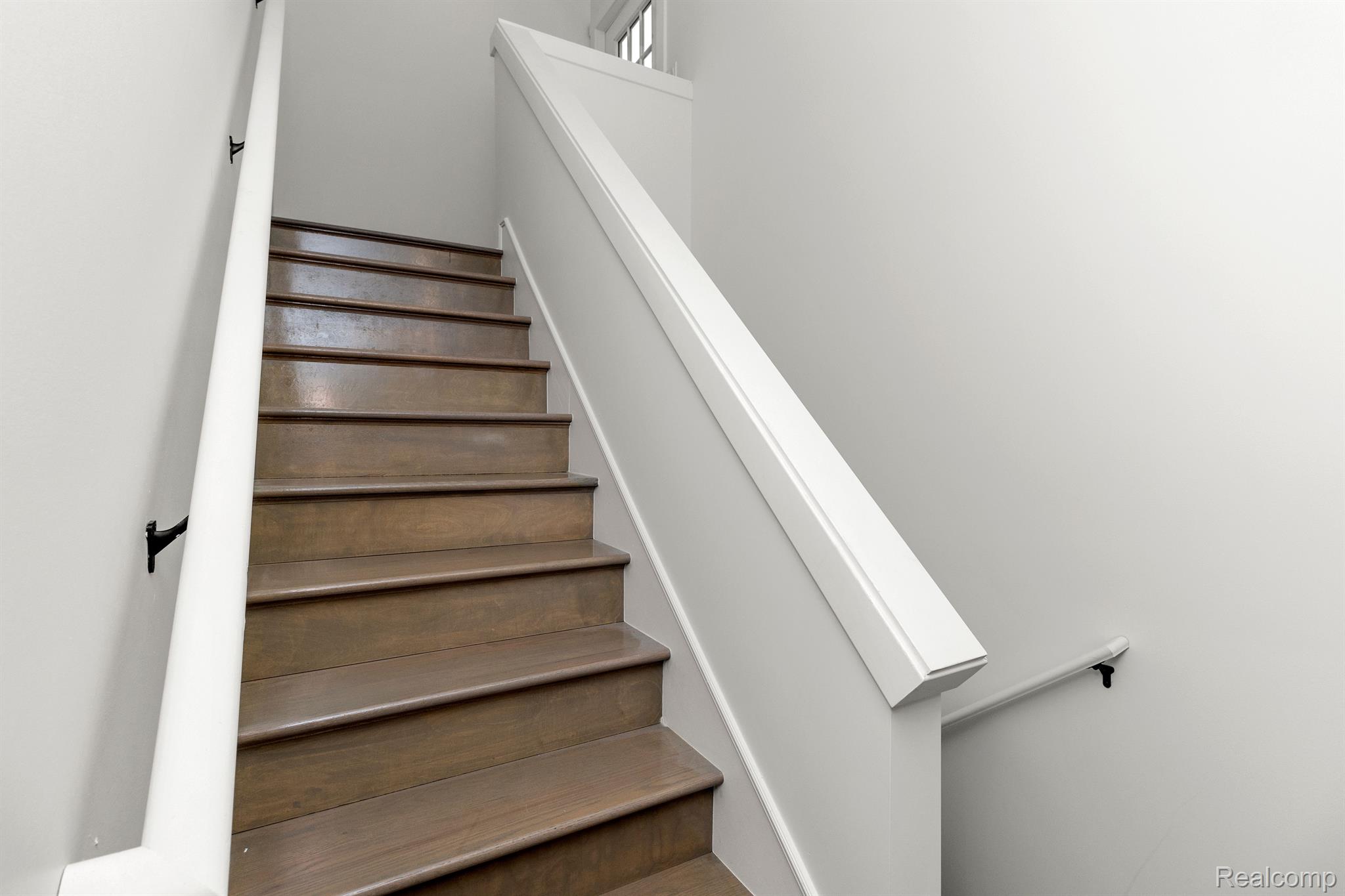 2037 11TH Street Unit: 4