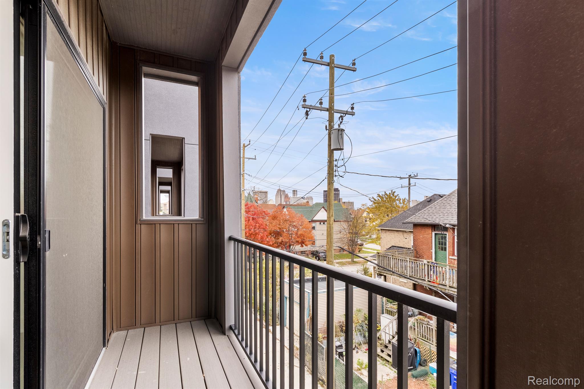 2037 11TH Street Unit: 4