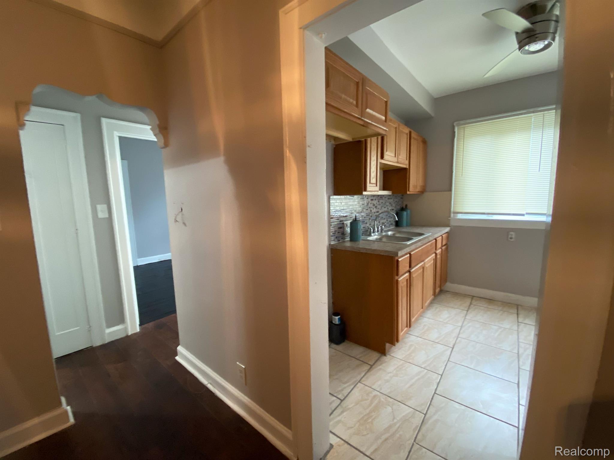 5283 LAKEVIEW Street