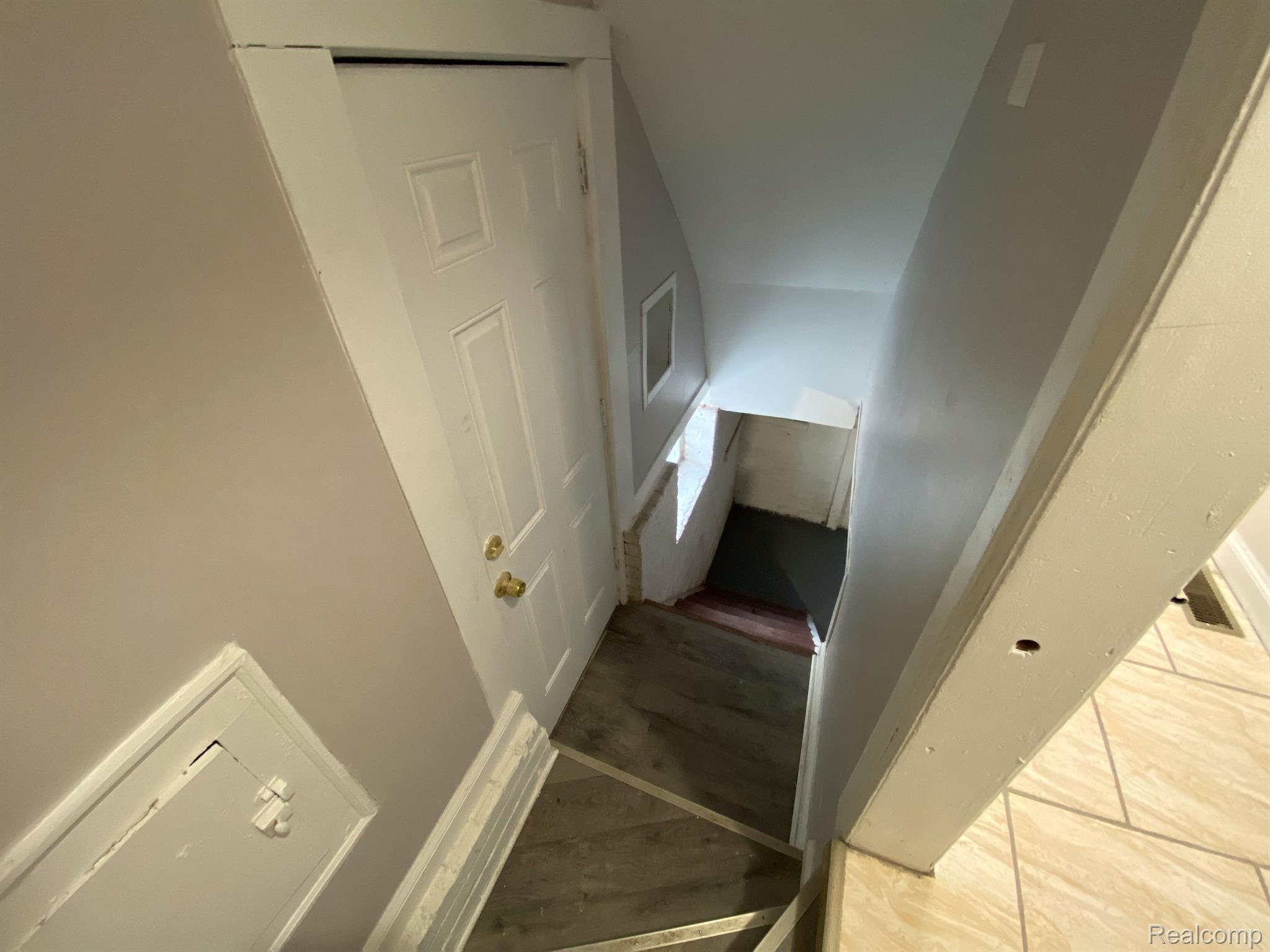 5283 LAKEVIEW Street