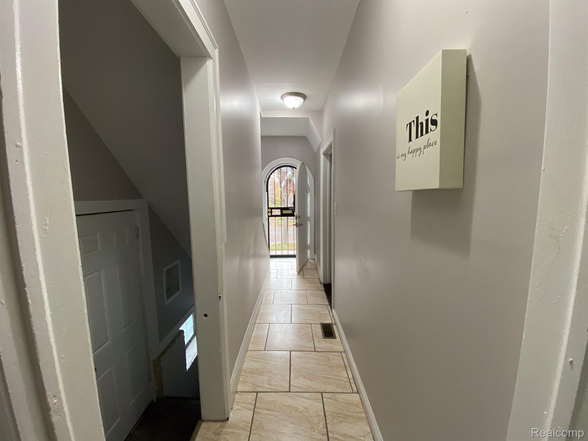 5283 LAKEVIEW Street