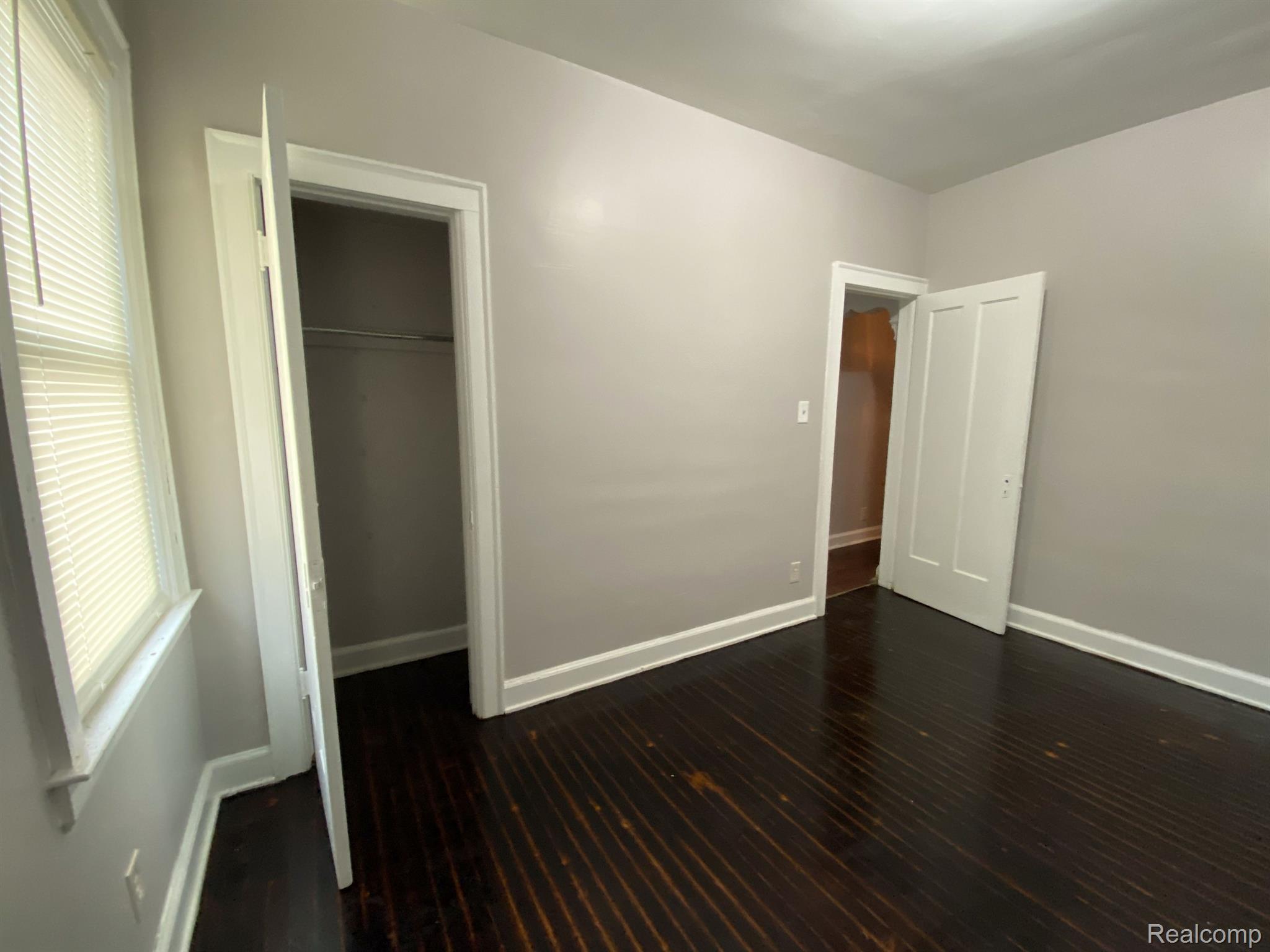 5283 LAKEVIEW Street